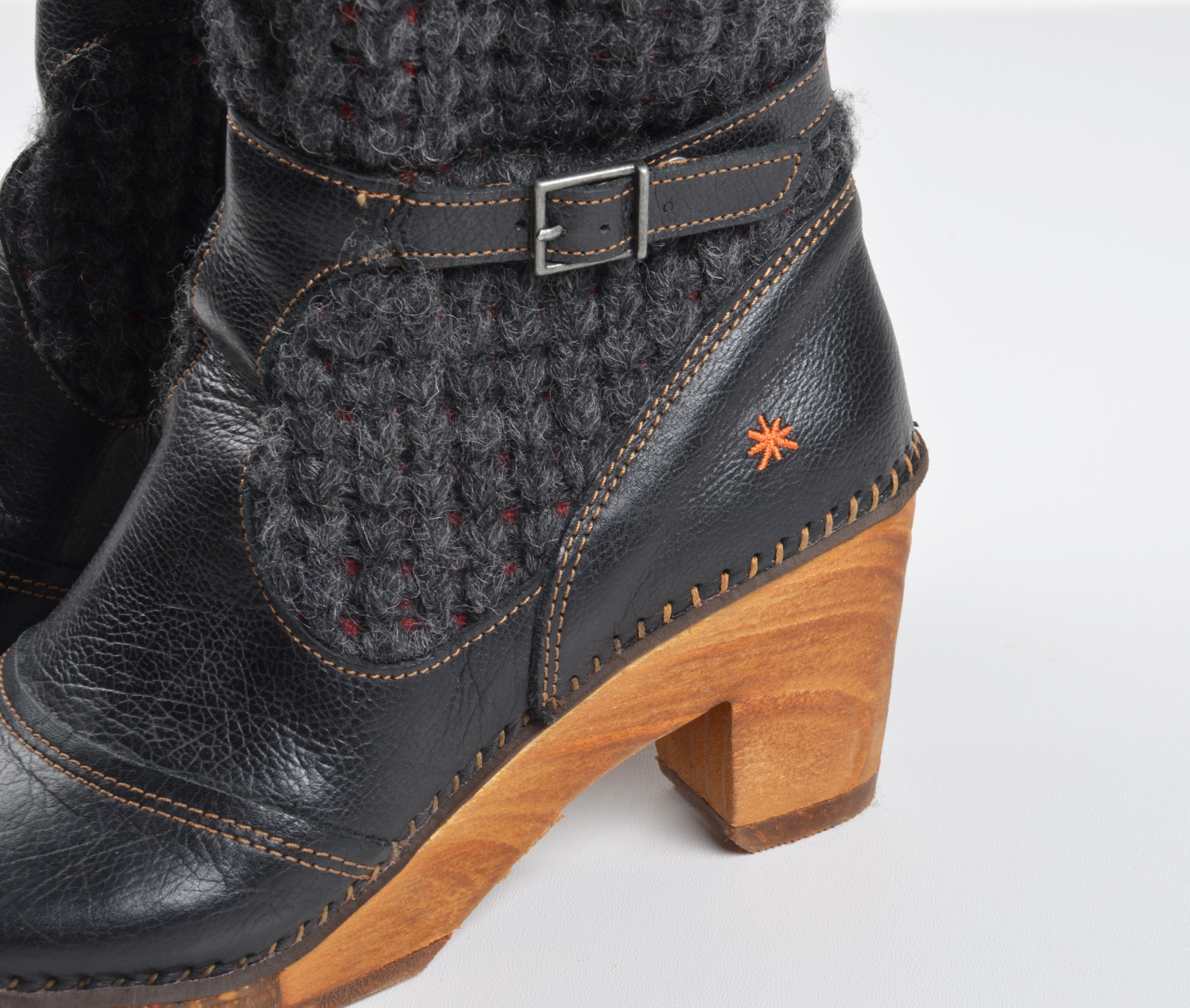 Other The Art Company Y2K Knit Leather Clog Wooden Heel Boots Size US 9 / IT 39 - 4 Thumbnail