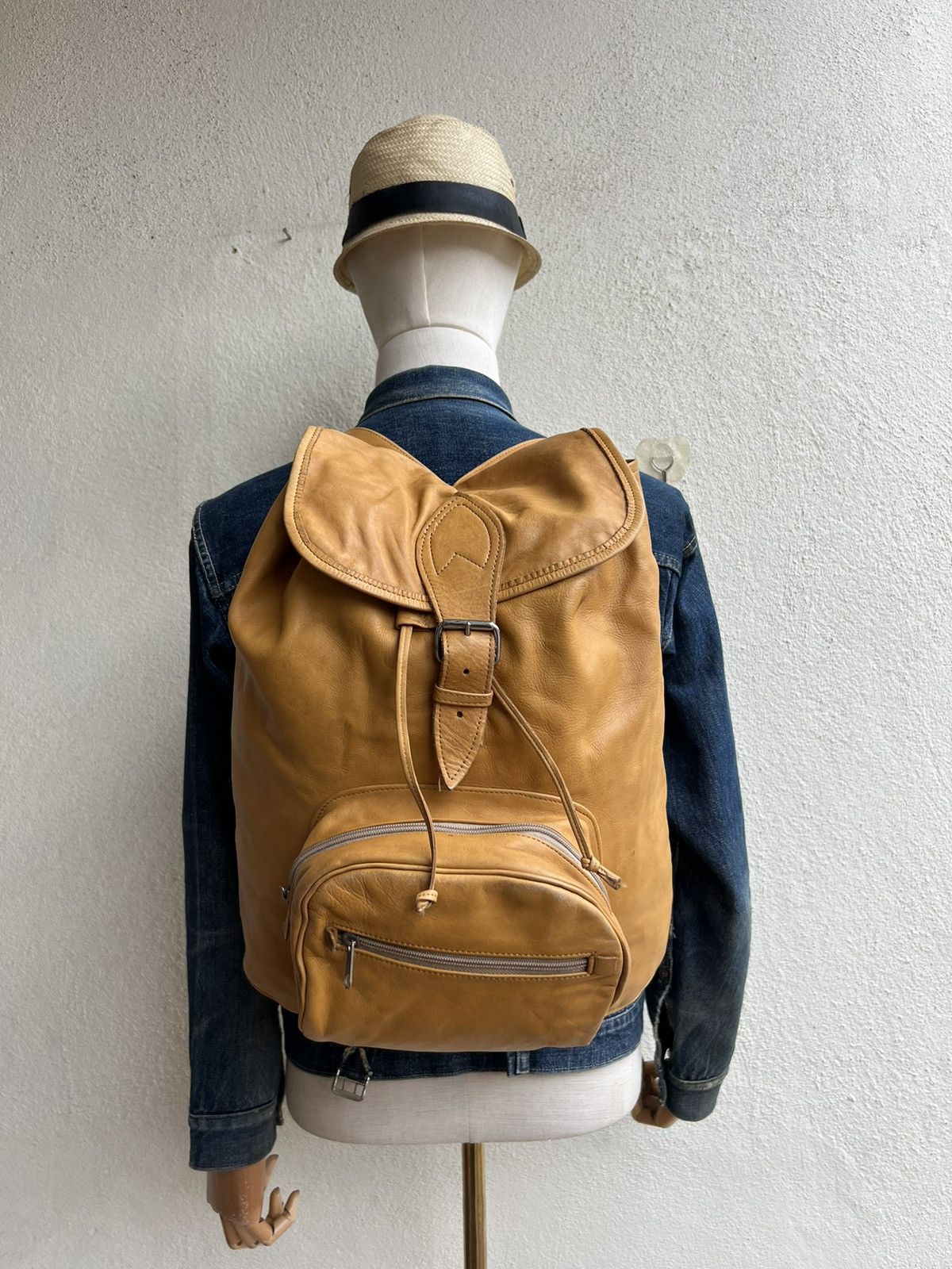 Leather Vintage Unknown Japan Brand Patina Leather Backpack Bag Size ONE SIZE - 2 Thumbnail