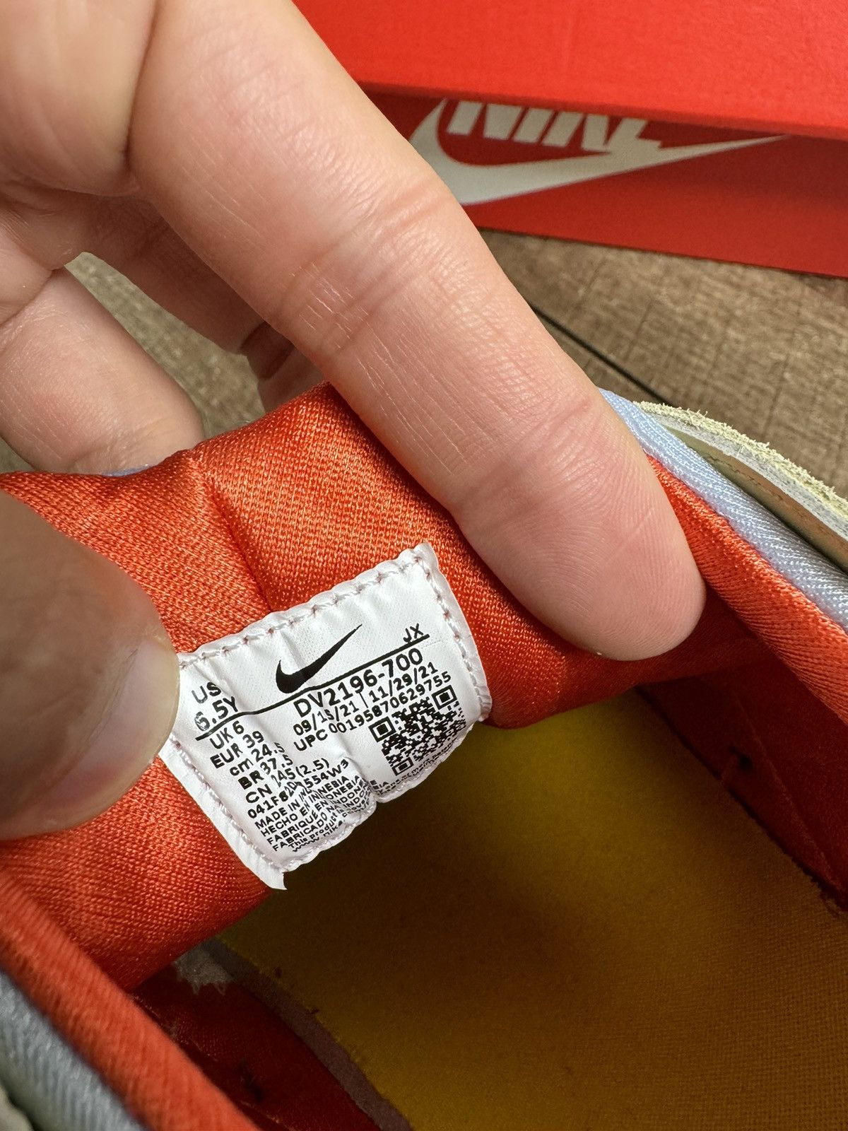 Nike Nike Huarache Run GS DV2196 700 Multicolor Size 6.5 Y 8 W Size US 6.5 / EU 39-40 - 8 Thumbnail