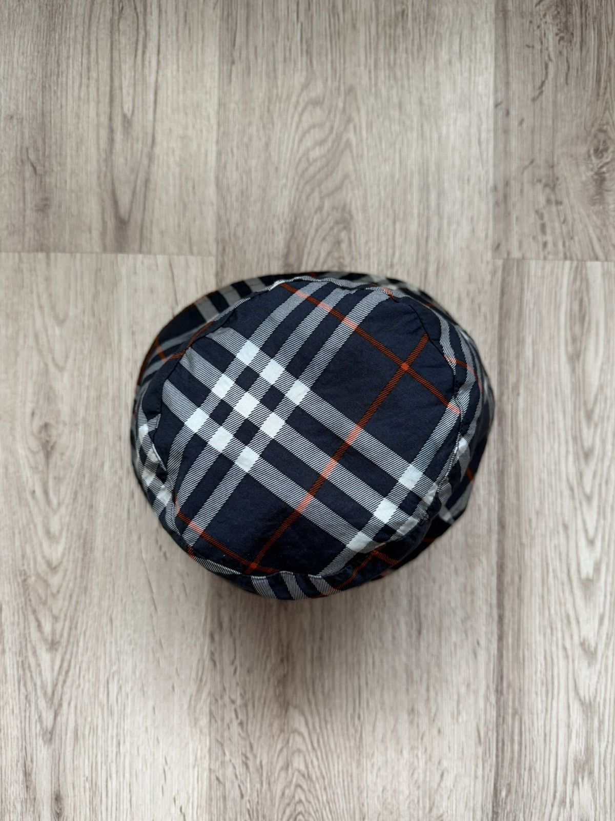 Burberry Burberry Reversible Bucket Hat Nova Check / Navy Size ONE SIZE - 6 Thumbnail