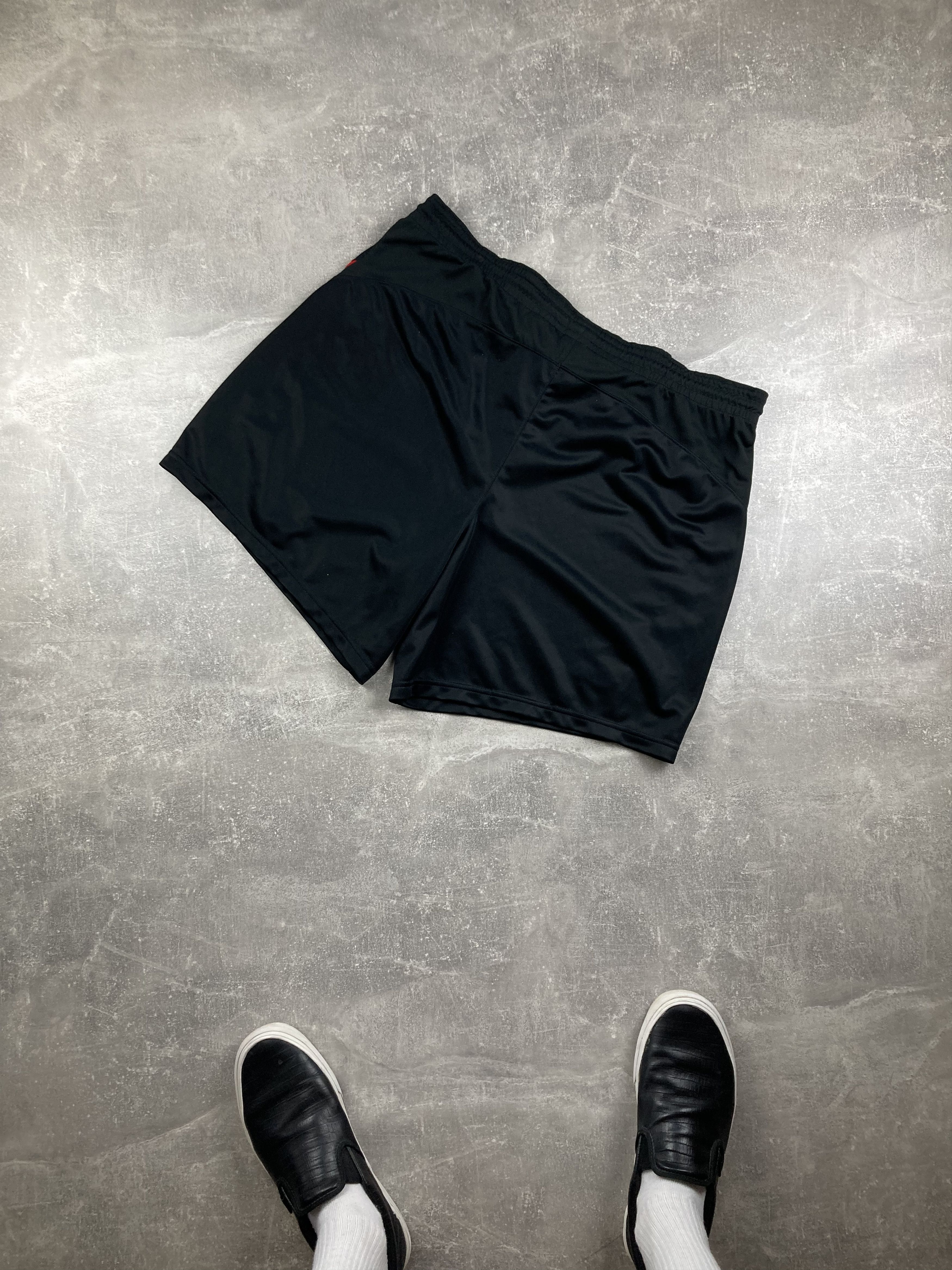 Nike Vintage Nike 90s Black Training Shorts Size US 34 / EU 50 - 5 Thumbnail
