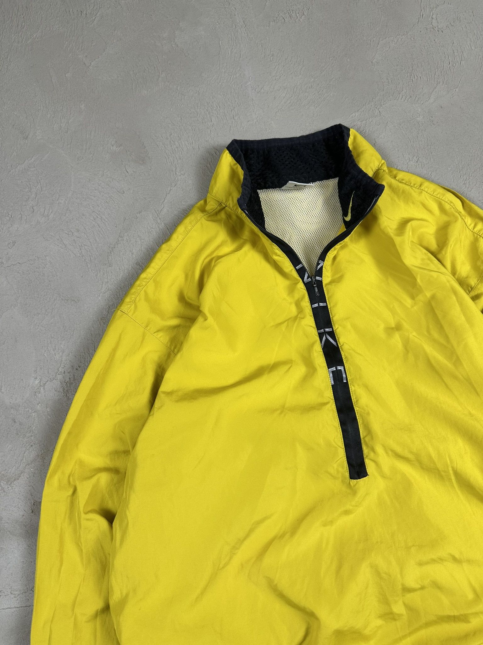 Nike 90s Vintage Nike Tracksuit Nylon Light Boxy Jacket Size US L / EU 52-54 / 3 - 6 Thumbnail
