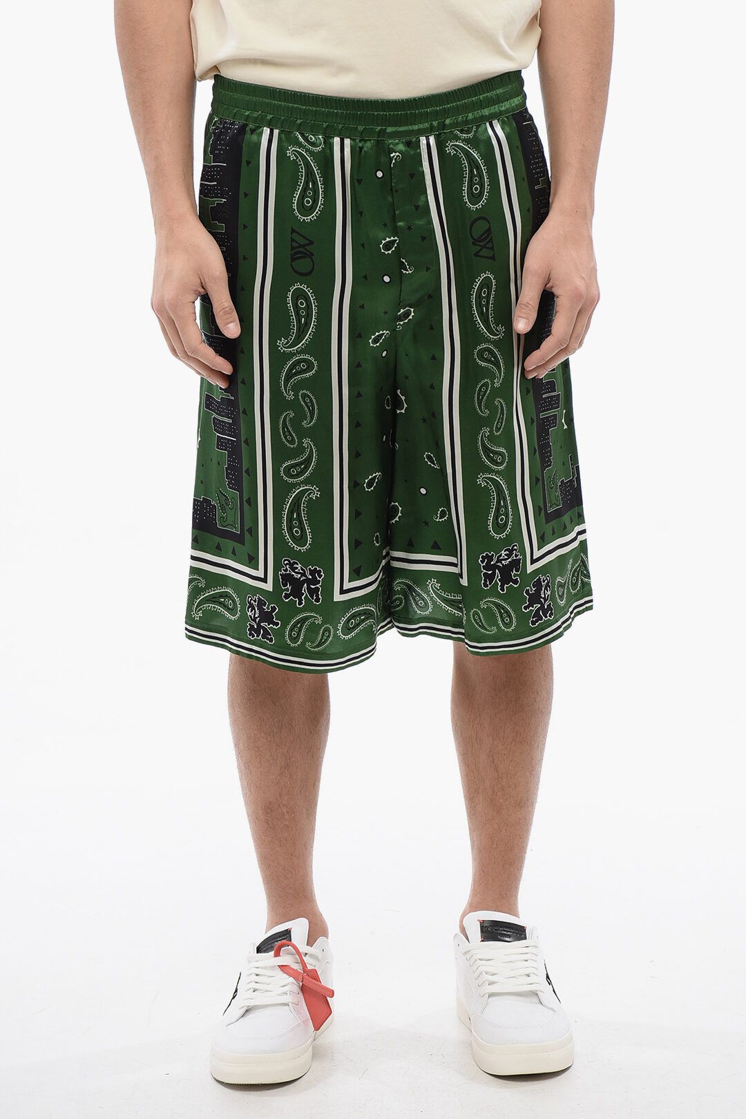 og1mm1025 Bandana Print Short in Green