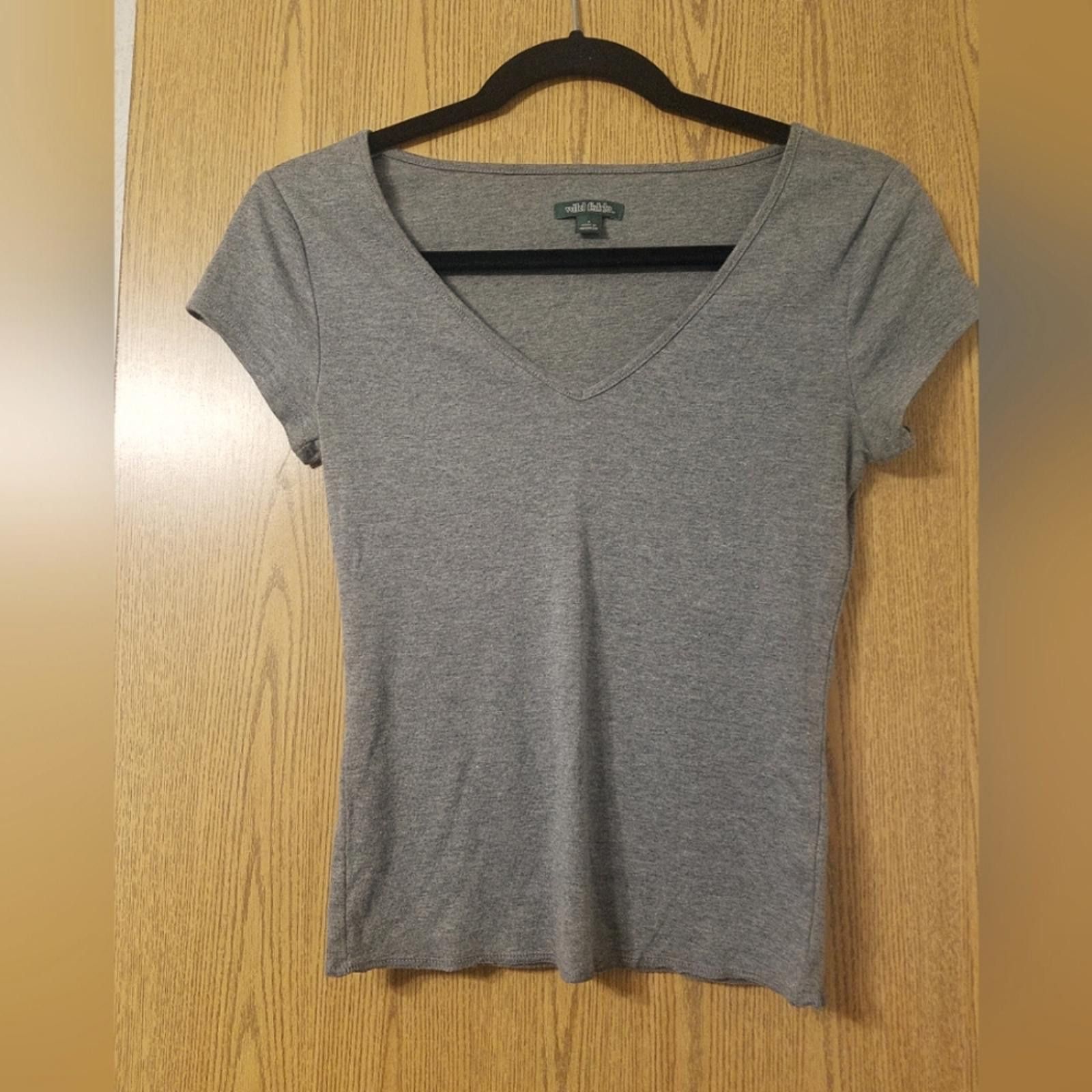 Designer Wild Fable Gray V-Neck Top Size Small Size S / US 4 / IT 40 - 1 Thumbnail