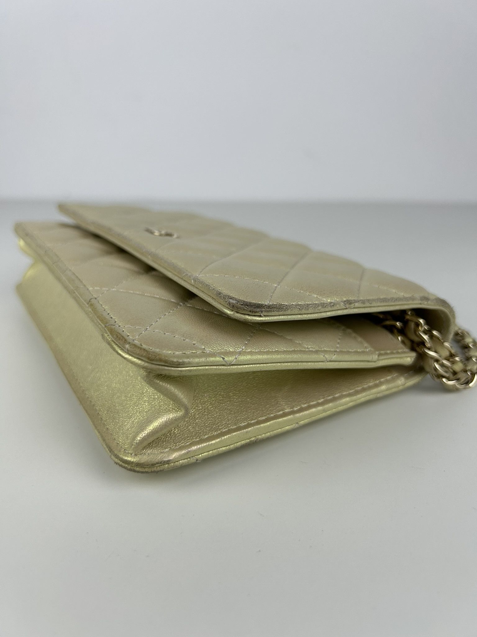 Chanel 2020 Chanel gold metallic matelasse wallet on chain Size ONE SIZE - 15 Thumbnail