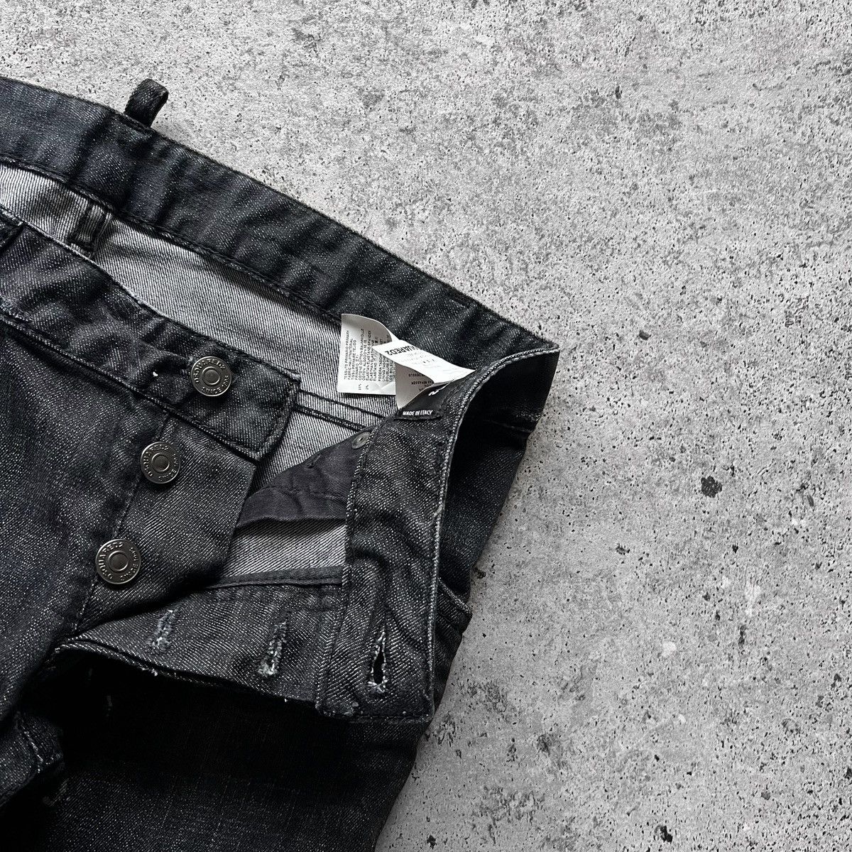 Dsquared2 Dsquared2 Black Authentic Distressed Short Denim Deana Jeans Size 27" / US 4 / IT 40 - 7 Thumbnail
