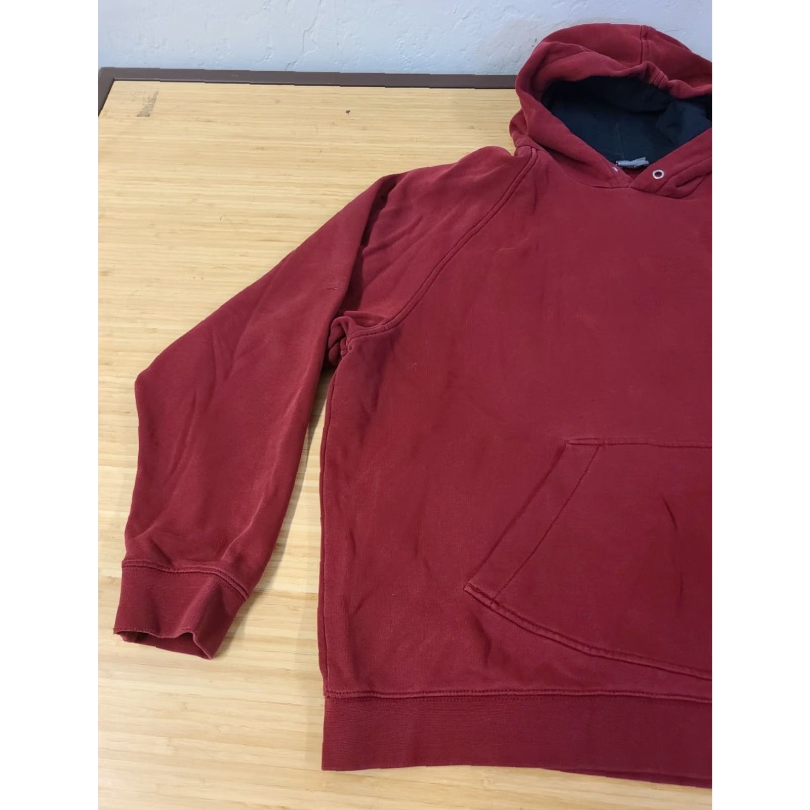 Nike VINTAGE Nike Hoodie Mens XL Red Swoosh Logo 90s Pullover Hooded Pocket Crew Neck Tonal Silver Tag Cotton Regular Size US XL / EU 56 / 4 - 4 Thumbnail