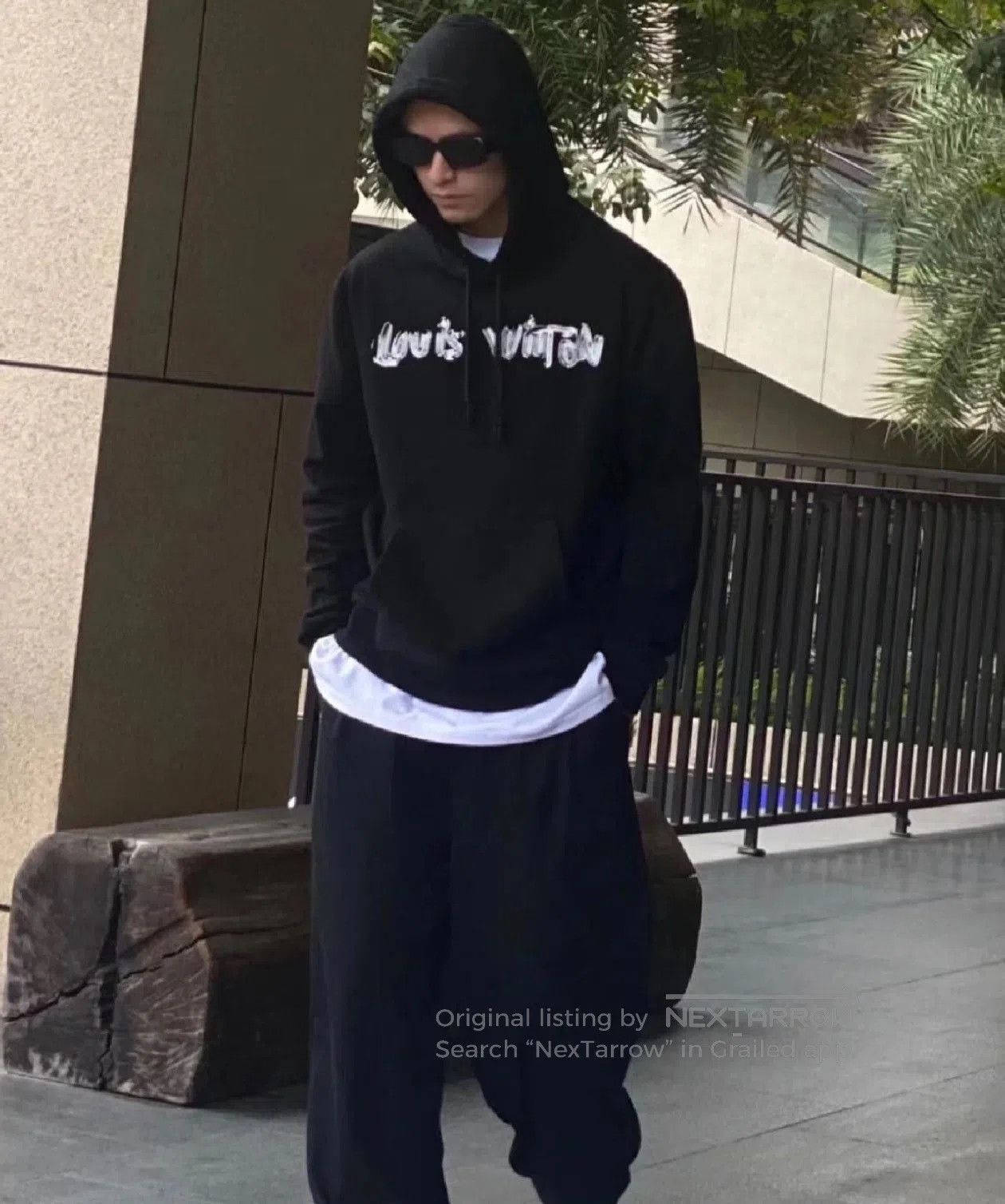 Louis Vuitton Louis Vuitton Graffiti Logo Black Hoodie. Size US XXL / EU 58 / 5 - 6 Thumbnail