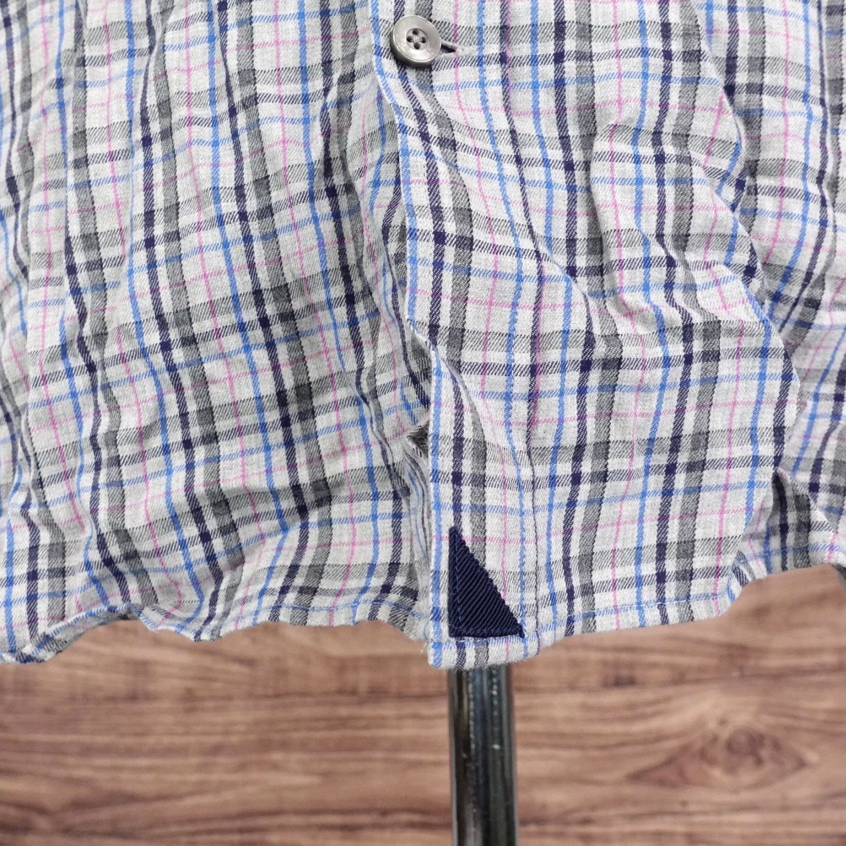 UNTUCKit UNTUCKit Shirt Mens XL Gray Plaid Long Sleeve Button-Down 100% Cotton Casual Mens XL Plaid Shirt Size US XL / EU 56 / 4 - 4 Thumbnail
