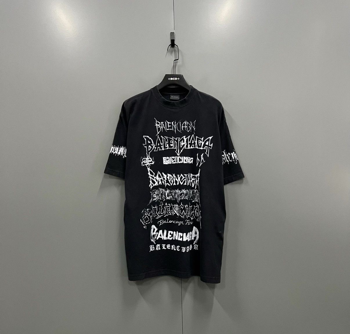 Balenciaga Balenciaga × New Year Row Logo Printed Short Sleeve J41 Size US M / EU 48-50 / 2 - 1 Thumbnail