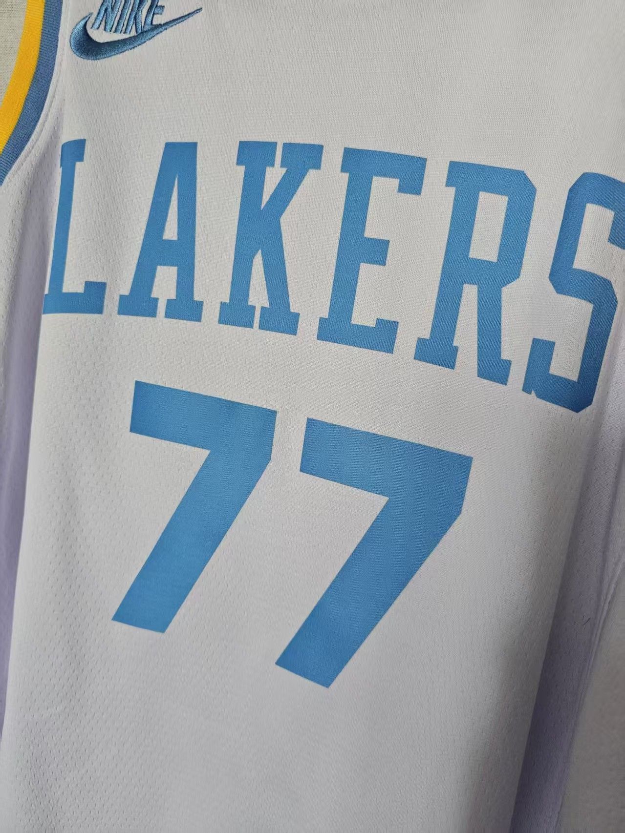 NBA Los Angeles Lakers Luka Dončić Jersey Vintage Size US S / EU 44-46 / 1 - 3 Thumbnail