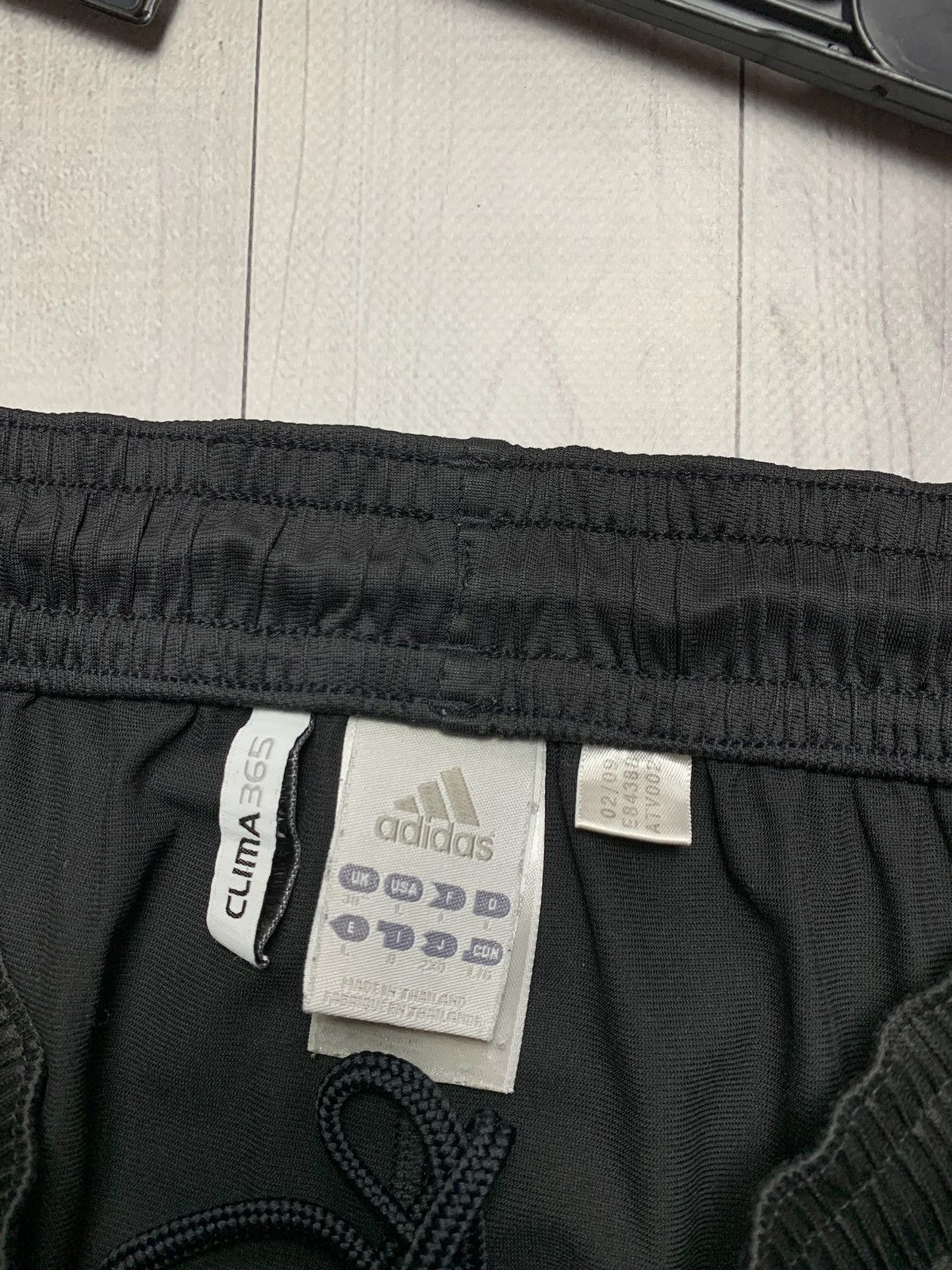 Adidas × Vintage Vintage adidas new Castle United soccer shorts size L Size US 34 / EU 50 - 3 Thumbnail
