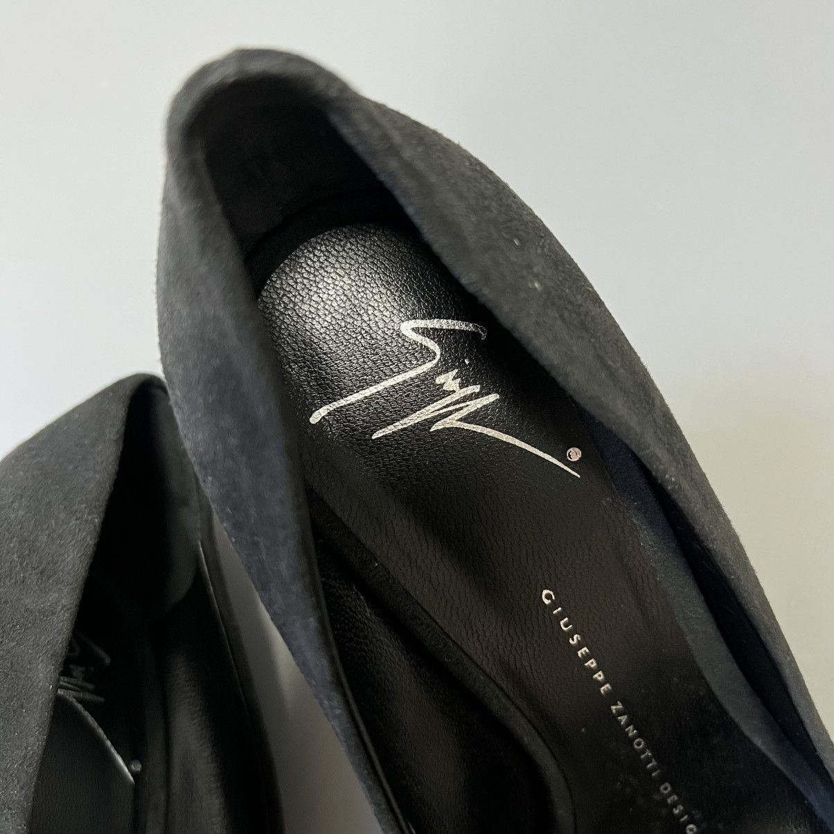 Giuseppe Zanotti Giuseppe Zanotti Black Suede Studded Pumps Size US 6.5 / IT 36.5 - 9 Thumbnail