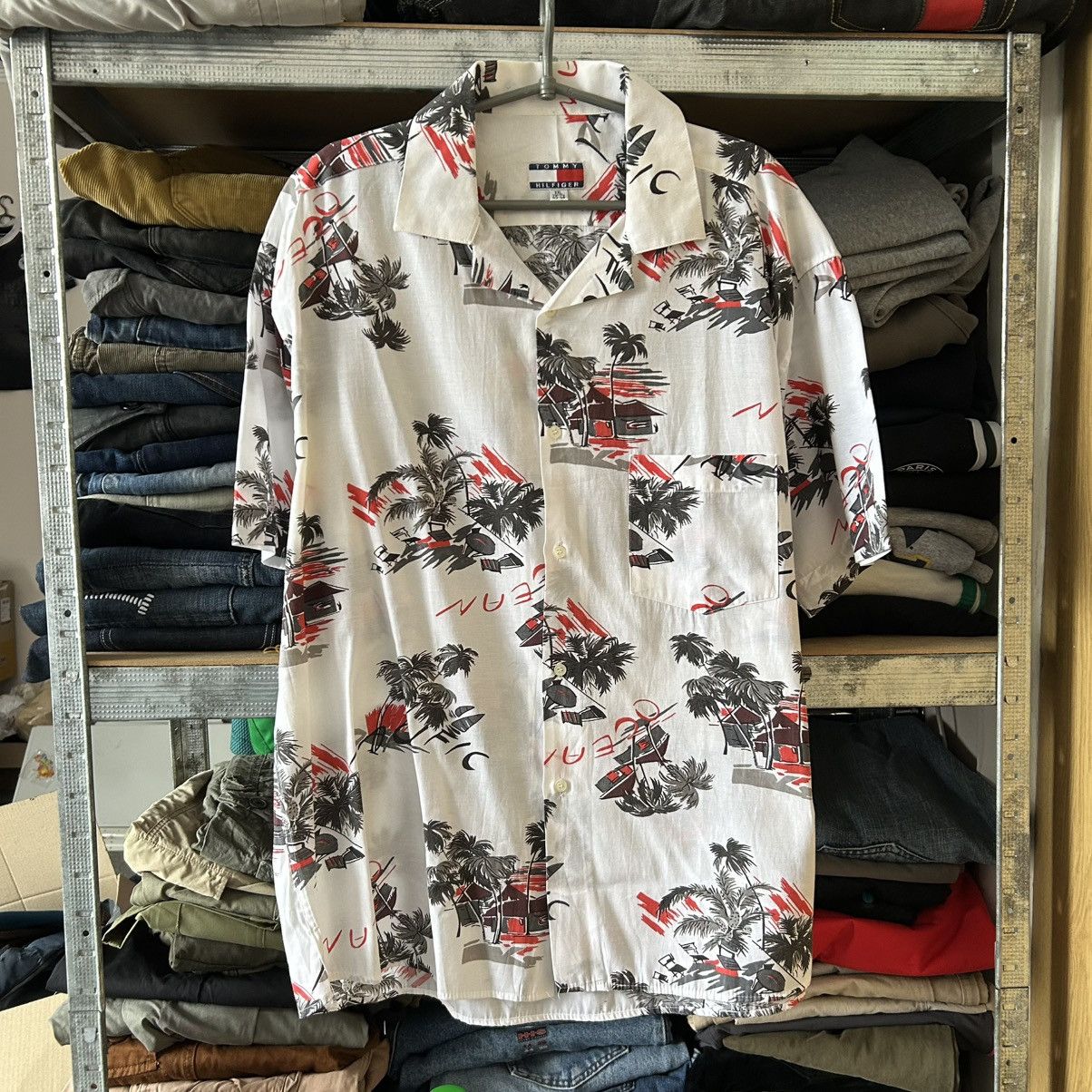 Tommy Hilfiger Vintage Tommy Hilfiger Graphic Hawaiian 90’s Button Shirt Size US XXL / EU 58 / 5 - 1 Thumbnail