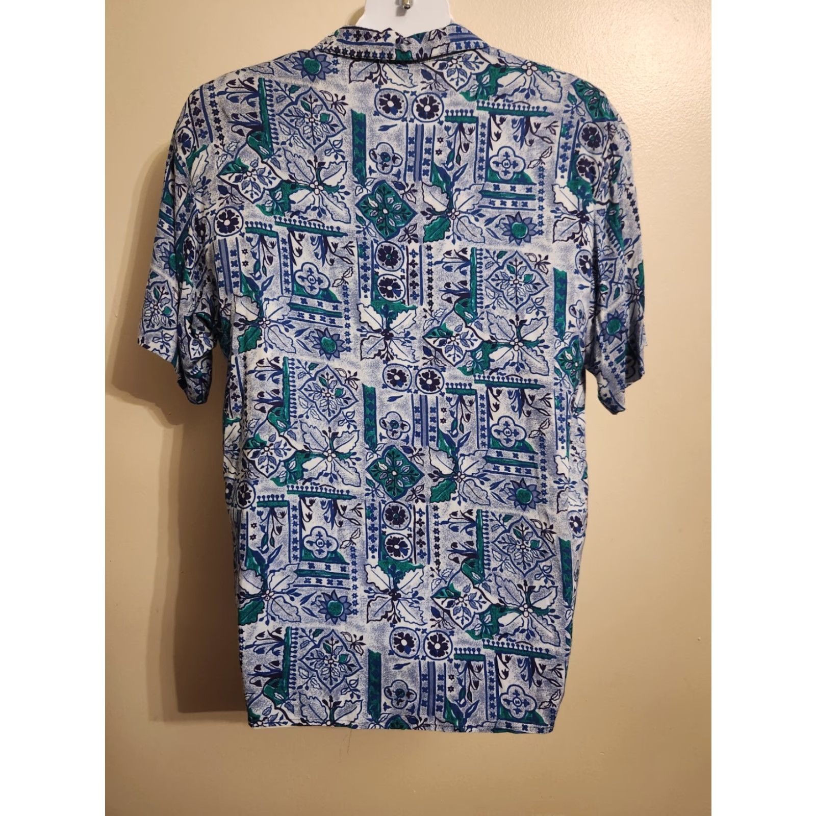 Vintage VINTAGE Gianna Blue Floral Print Hawaiian Top Shirt Sz M Mens Women? Size M / US 6-8 / IT 42-44 - 5 Thumbnail