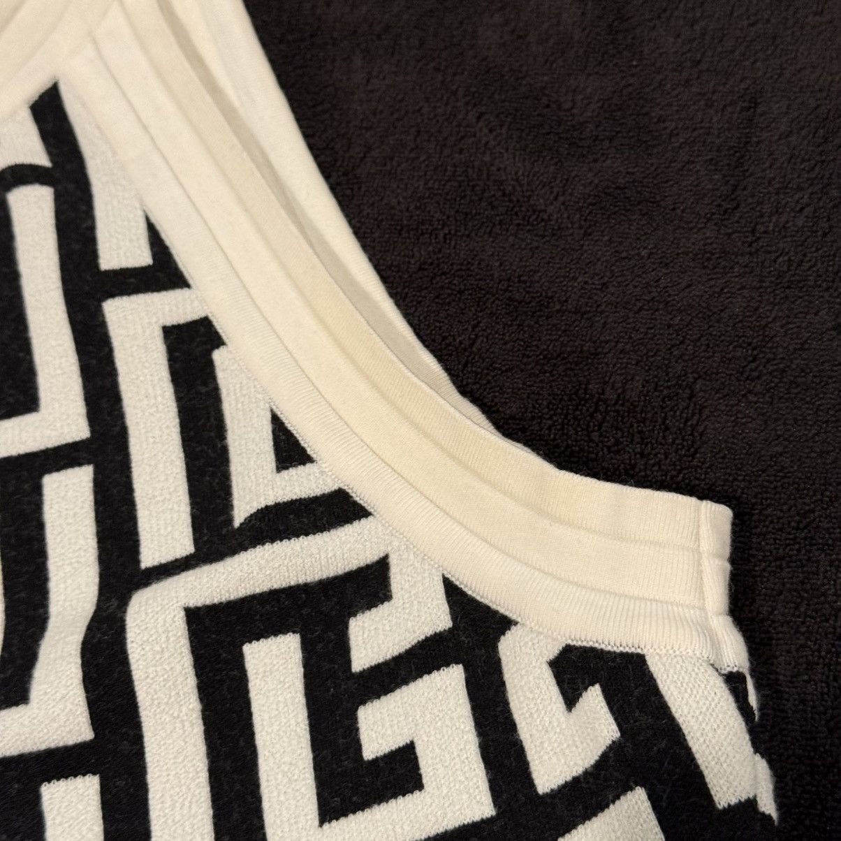 Balmain Balmain 2-piece Monogram Knitted Crop Top & High Waist Skirt Size XS / US 0-2 / IT 36-38 - 10 Thumbnail