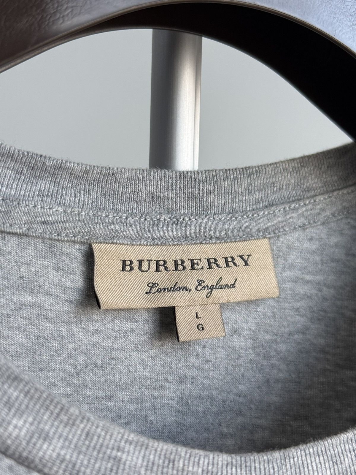Burberry Burberry London England Grey Cotton T-Shirt Logo Patch Size US L / EU 52-54 / 3 - 9 Thumbnail