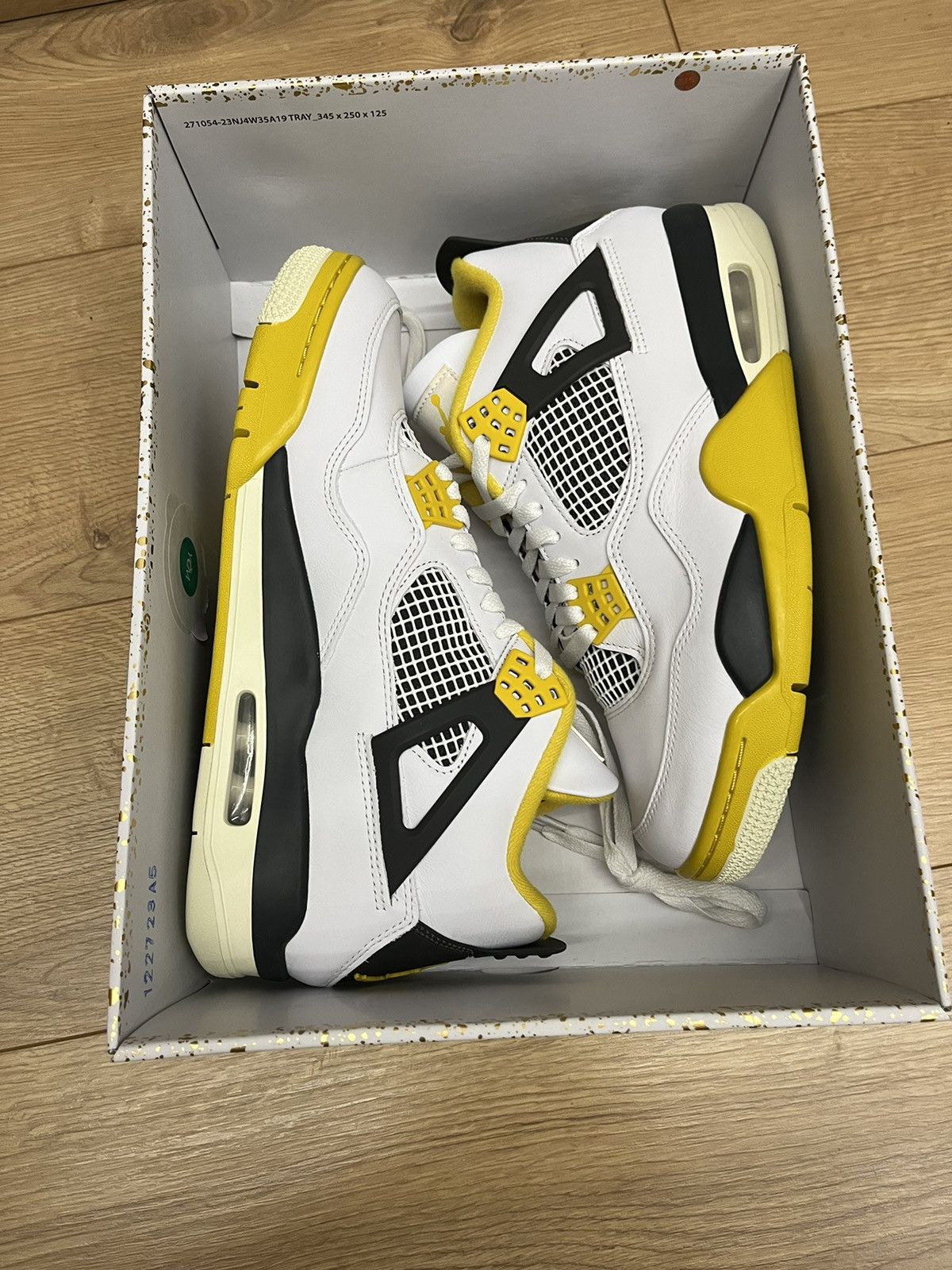 Nike Jordan 4 Retro Vivid Sulfur Size US 11.5 / EU 44-45 - 8 Thumbnail