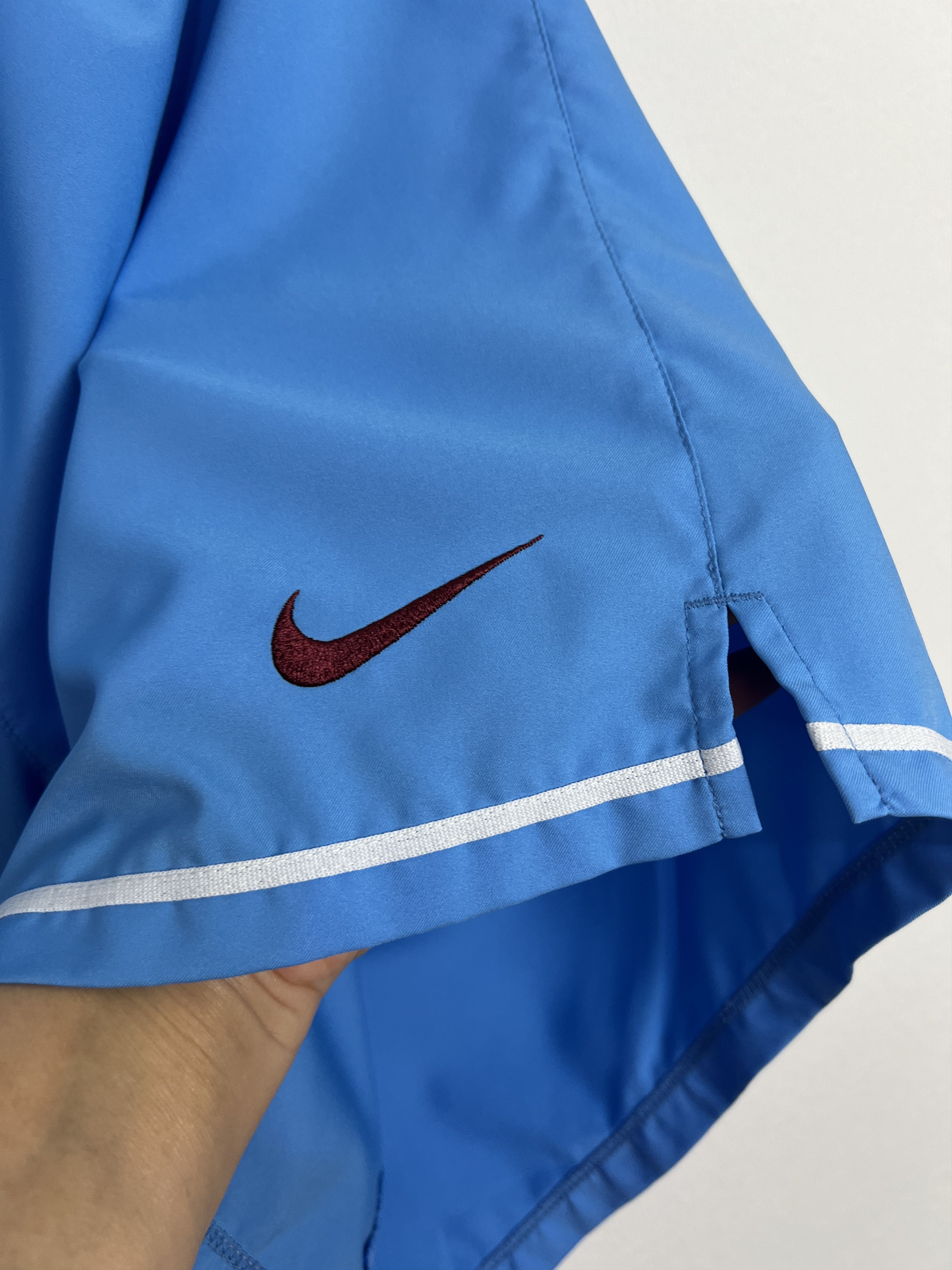 Nike Vintage Nike Aston Villa Football Shorts Player Issue XL Size US 36 / EU 52 - 5 Thumbnail