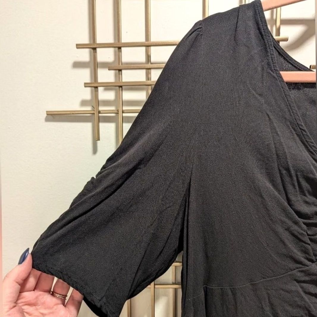 Old Navy Old Navy Black Ruched V-Neck Puff Sleeve Blouse Top Womens L Blouse Size L / US 10 / IT 46 - 5 Thumbnail