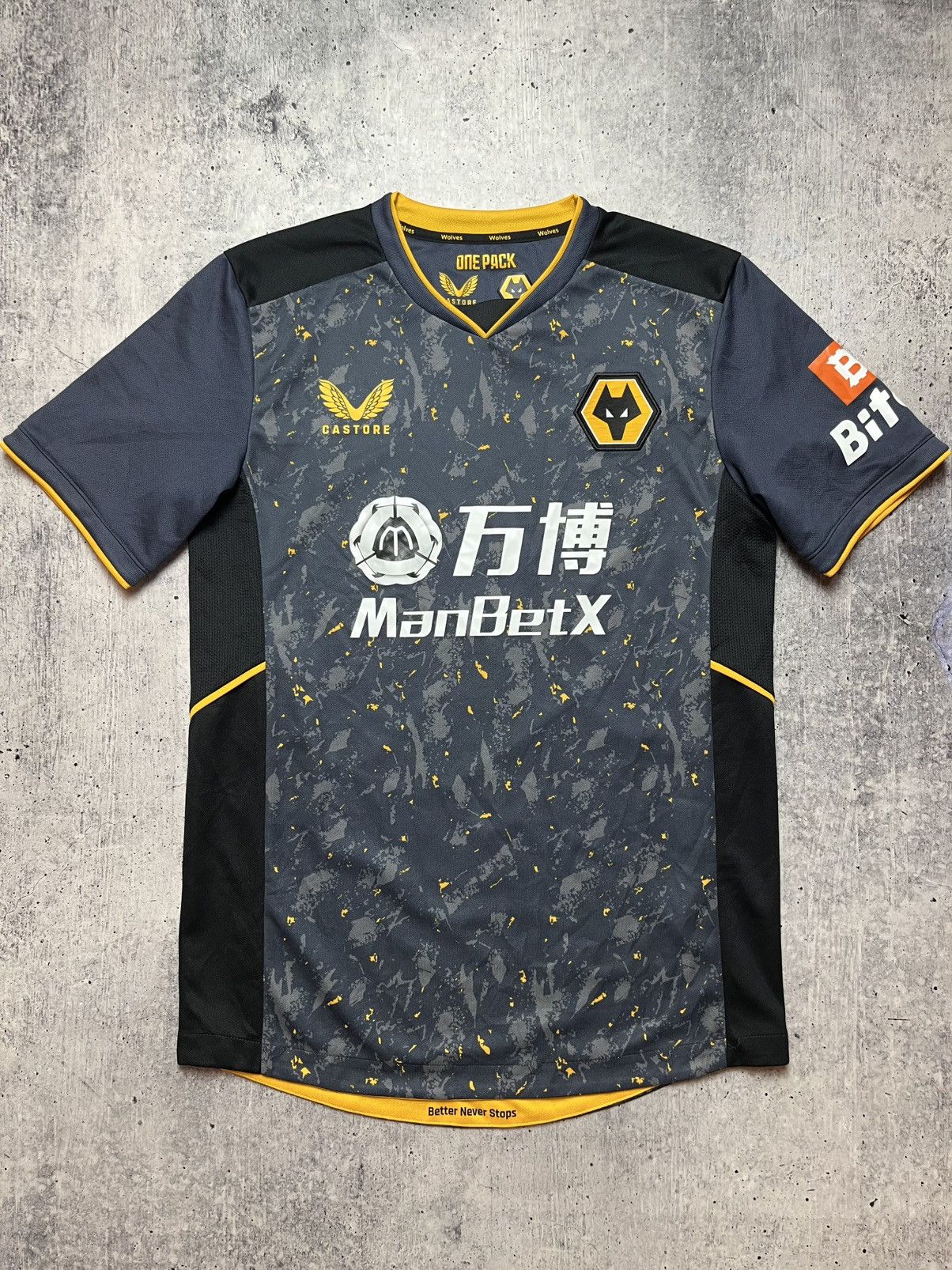 Castore Wolverhampton Wanderers Away Football Jersey 2021 Size S Size US S / EU 44-46 / 1 - 1 Thumbnail