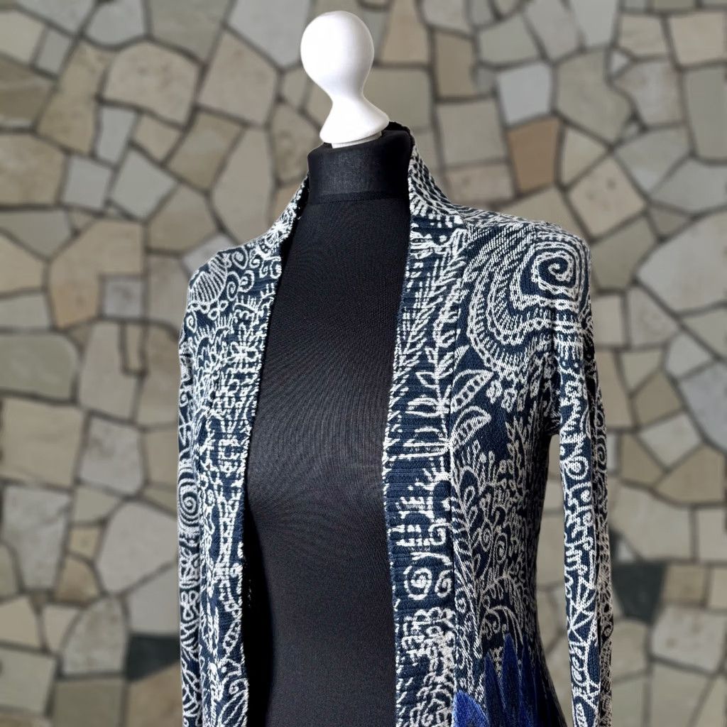 Desigual Desigual Cardigan Womens L Blue Jacket Shawl Wrap 57J21T5 Color Blue 100% genuine item Desigual Cardigan Women L Blue 90s? Size L / US 10 / IT 46 - 1 Thumbnail