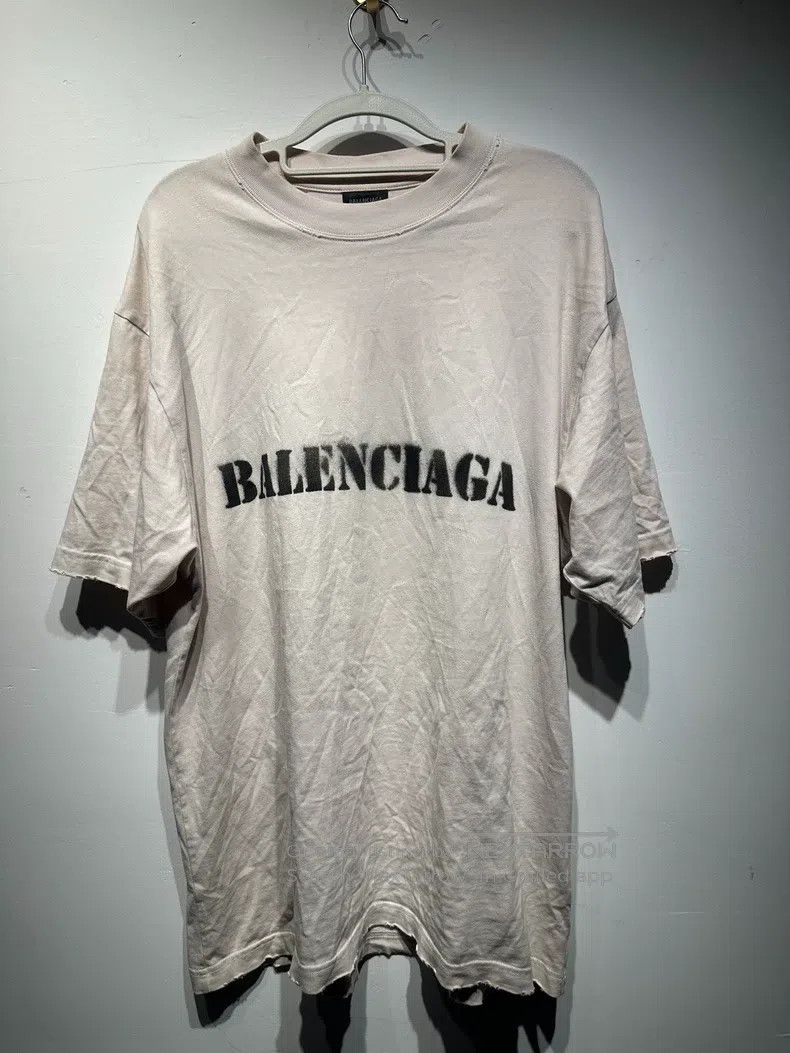 Balenciaga Balenciaga Letter Round Neck Worn Effect Straight Short Sl Size US S / EU 44-46 / 1 - 1 Thumbnail