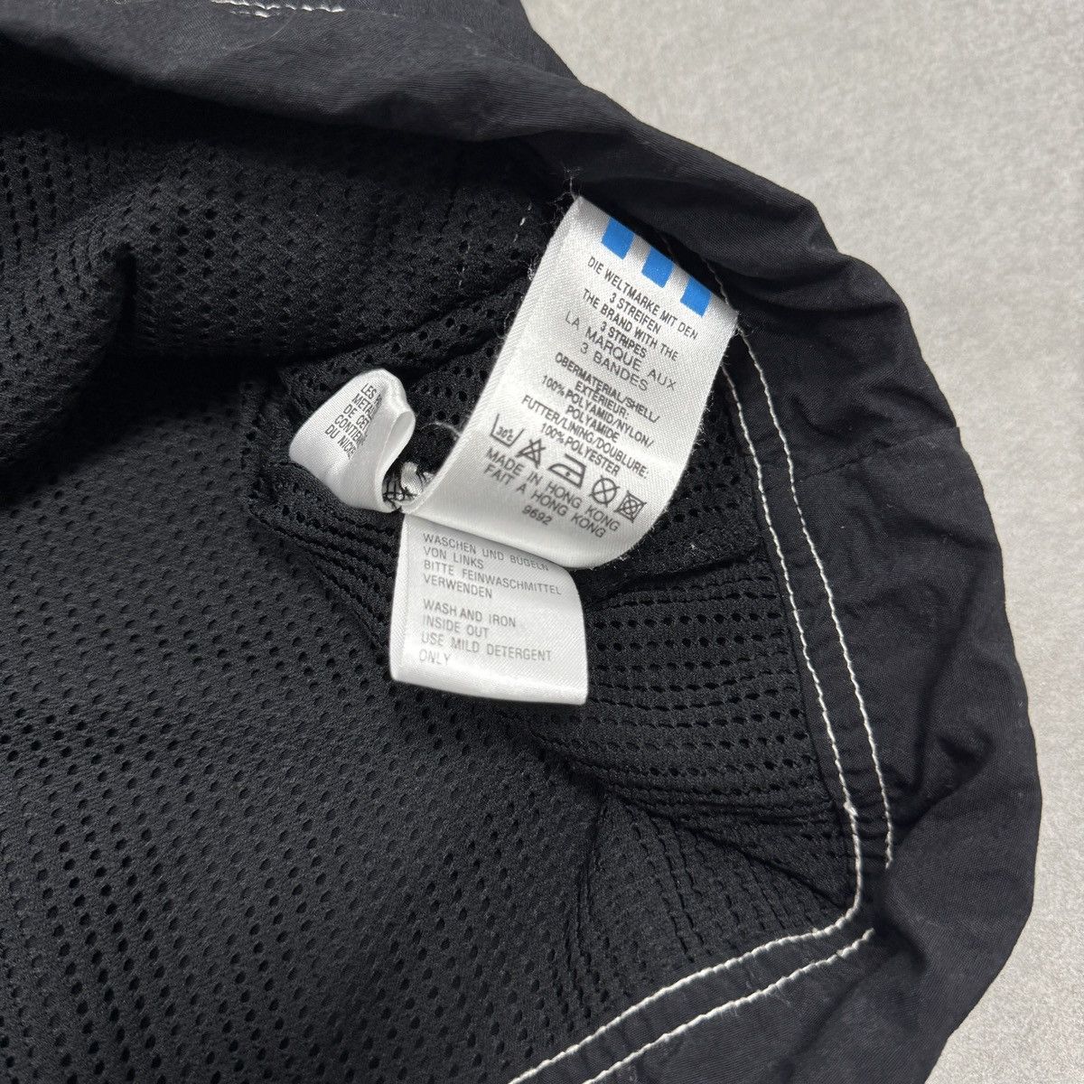 Adidas Vintage Adidas Beach Volleyball 1/2 Zip Nylon Jacket Size M Size US M / EU 48-50 / 2 - 15 Thumbnail