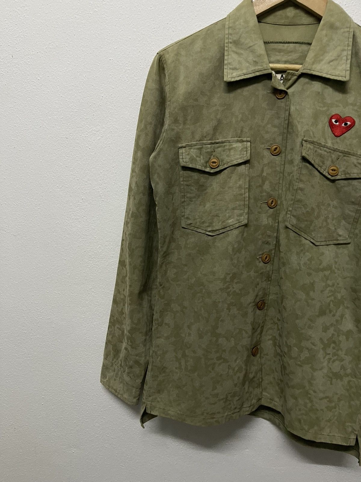 Comme des Garcons PLAY AD 2009 COMME DES GARCONS PLAY CAMO BUTTON UP FADED Size US M / EU 48-50 / 2 - 3 Thumbnail