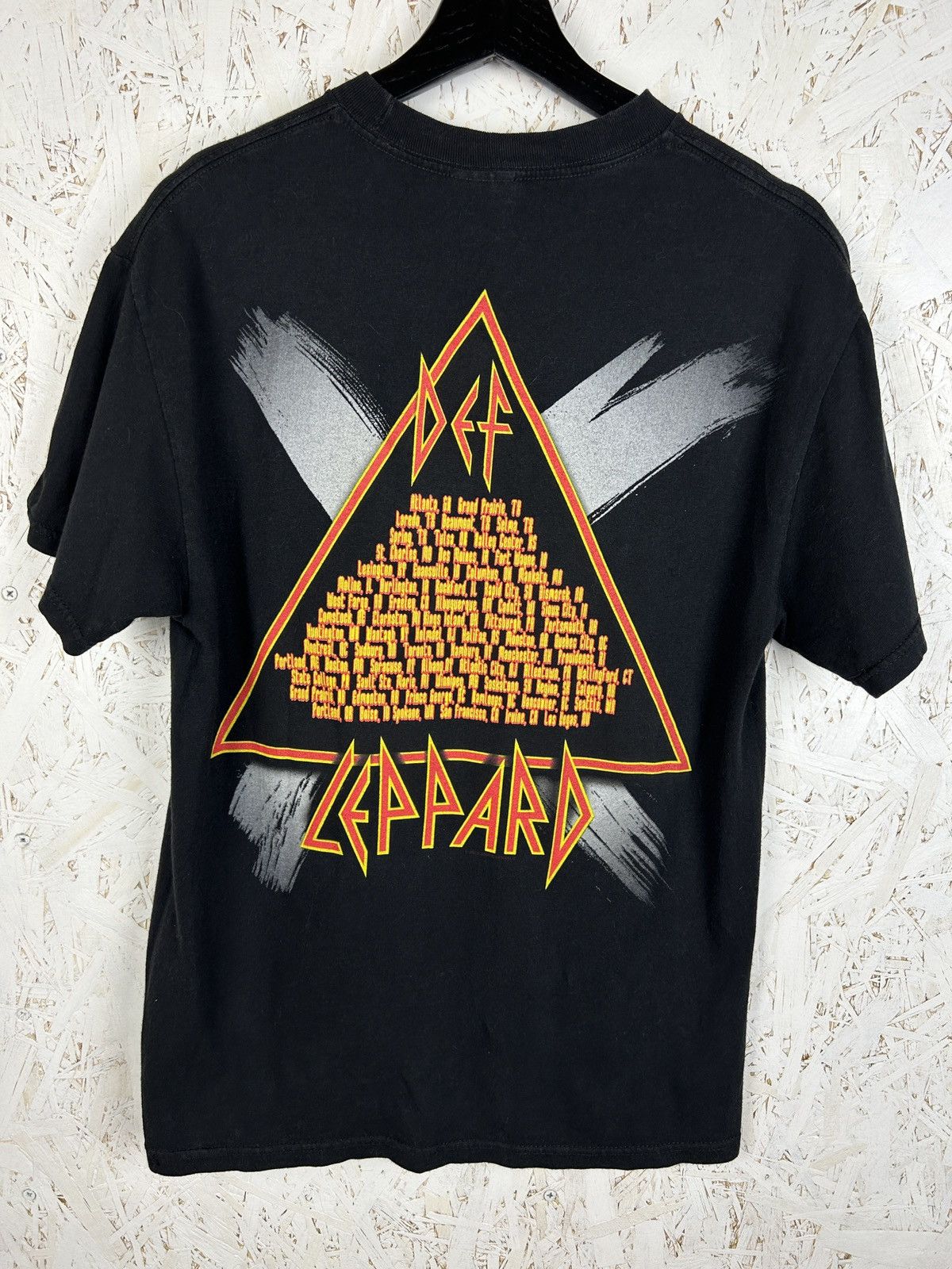 Band Tees 00s Def Leppard 2002 Concert World Tour T-Shirt Black M Size US M / EU 48-50 / 2 - 4 Thumbnail