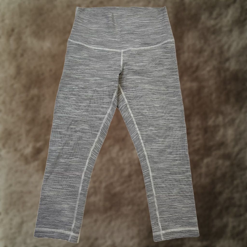Lululemon Lululemon Wunder Under High Rise Crop Leggings Gray Striped Size 6 Womens Athletic Activewear Slim Ankle Size 28" / US 6 / IT 42 - 1 Thumbnail
