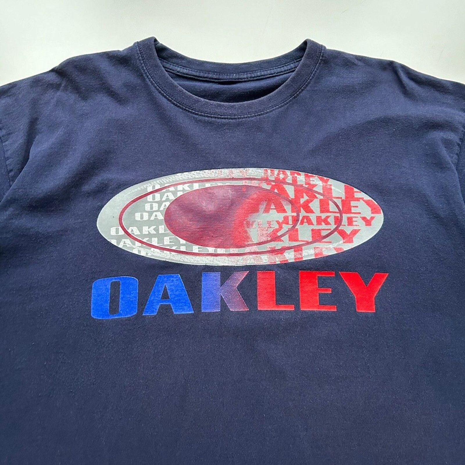 Oakley Vintage Y2K Oakley Logo T Shirt XL Sun Faded Gorpcore Rare Size US XL / EU 56 / 4 - 2 Thumbnail