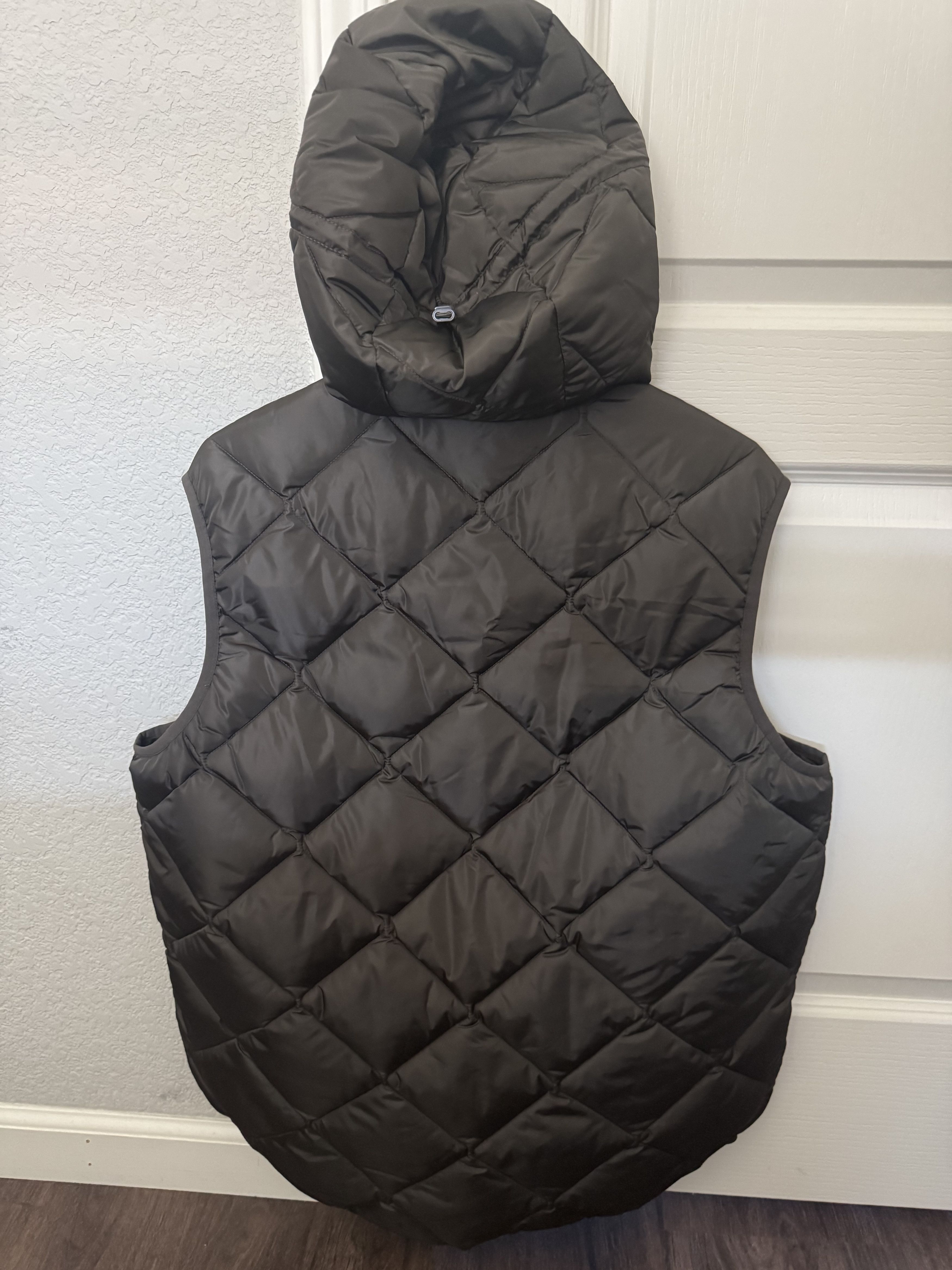 Armani Exchange Armani Exchange Quilted Puffer Vest – Size M Size US M / EU 48-50 / 2 - 4 Thumbnail