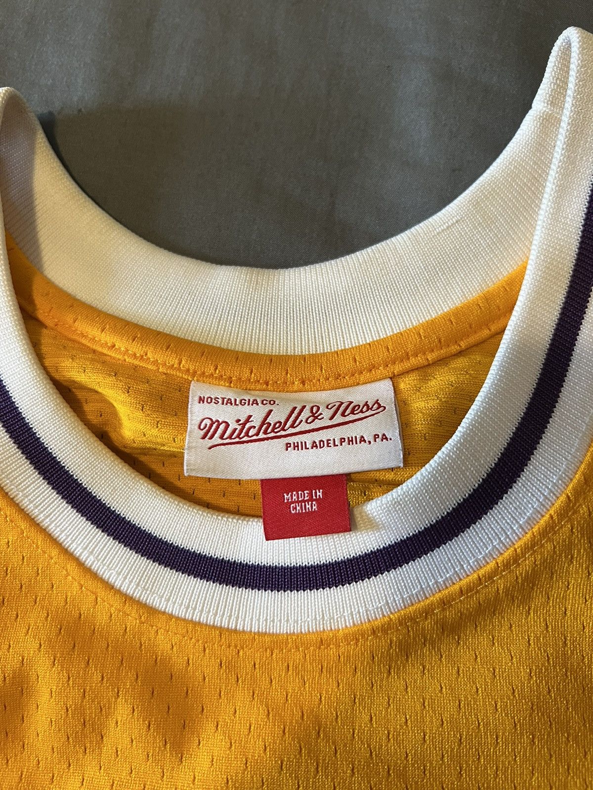 Mitchell & Ness Kobe Bryant authentic Mitchell and Jess jersey Size US M / EU 48-50 / 2 - 6 Thumbnail
