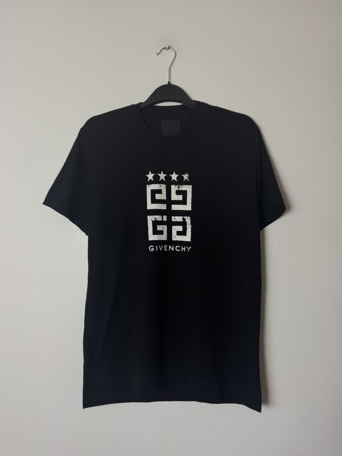 Givenchy Givenchy 4G Stars Logo Tee Black Luxury Designer Slim Fit Size US XL / EU 56 / 4 - 2 Thumbnail