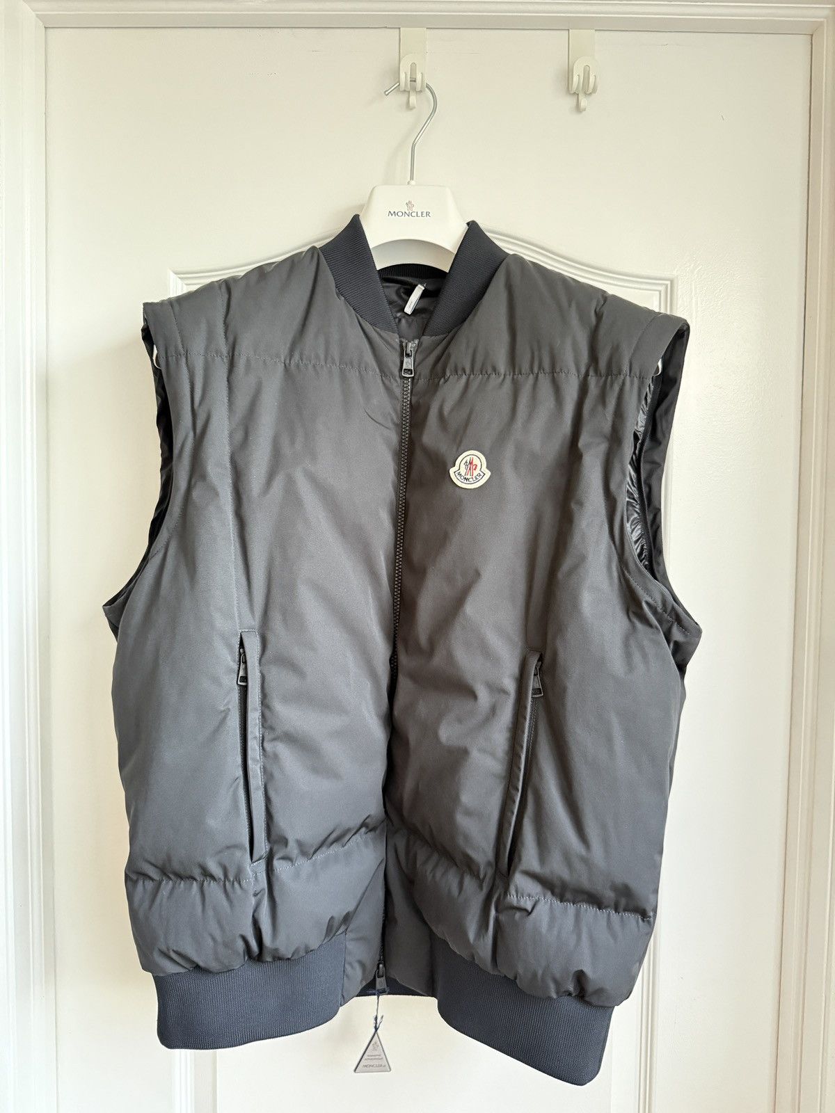 Moncler Moncler Taku Down Jacket - Zip-off sleeves BLK/Size L,3 Size US L / EU 52-54 / 3 - 14 Thumbnail