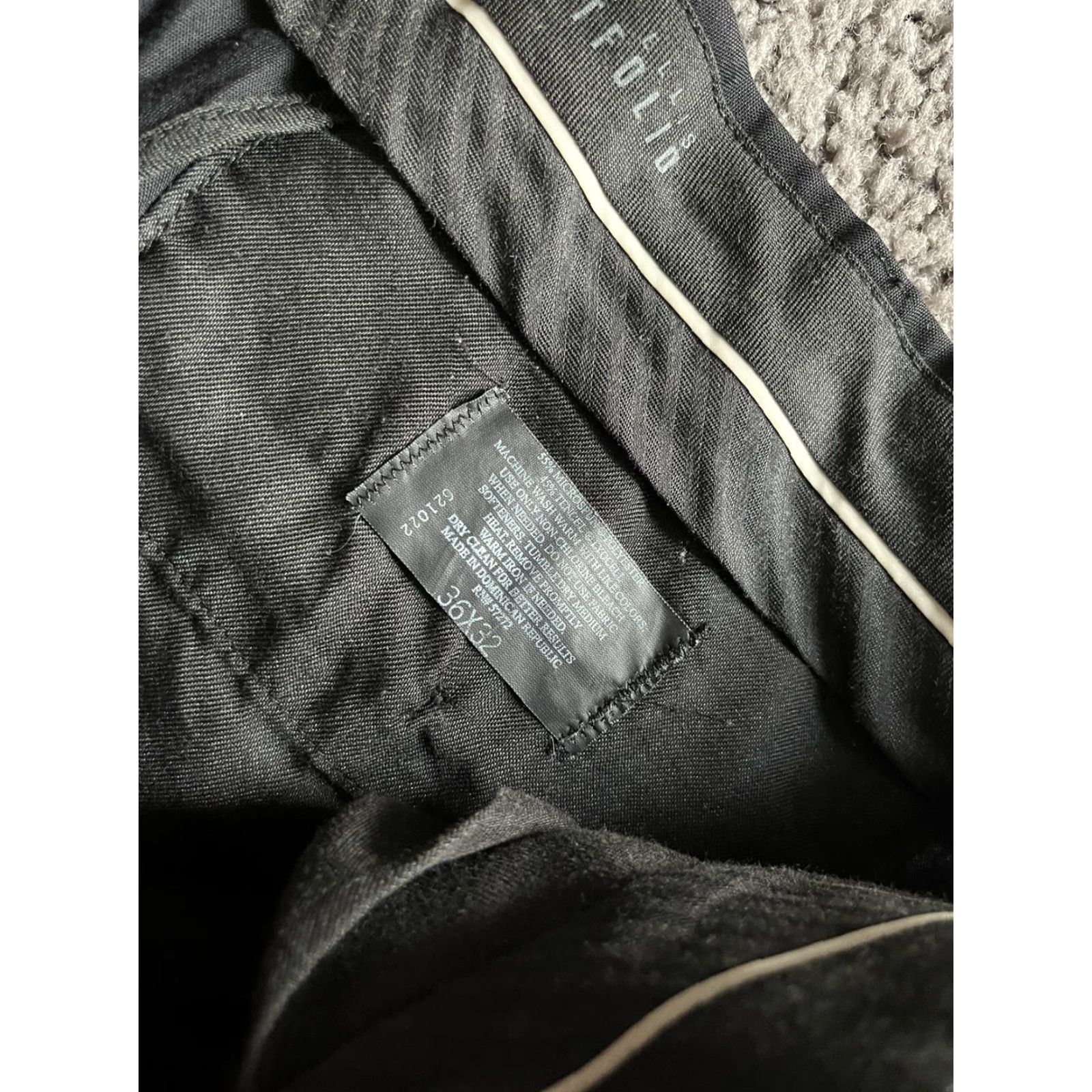 Perry Ellis Perry Ellis Portfolio Pleated Front Dress Pant Size 36x32 Cuffed Black Polyester Size US 36 / EU 52 - 5 Thumbnail