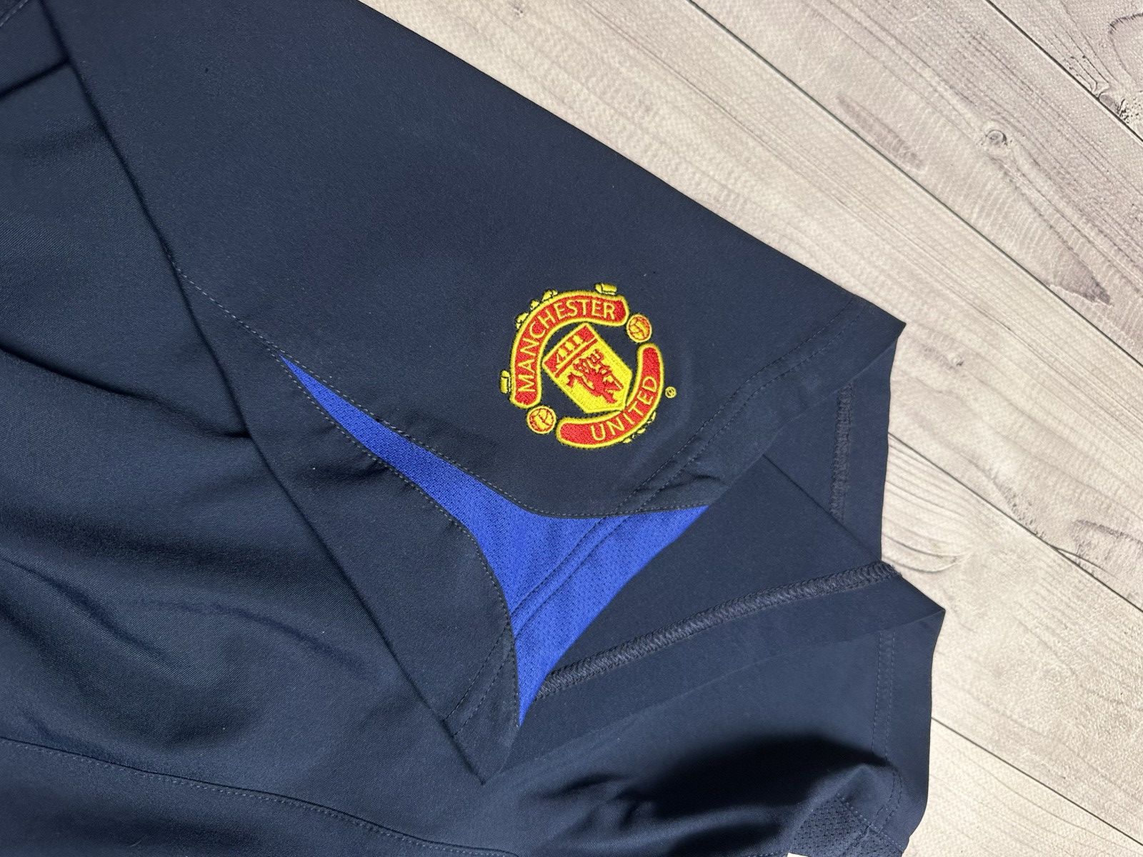 Nike × Vintage Vintage Nike total 90 Manchester United soccer shorts XL Size US 36 / EU 52 - 8 Thumbnail