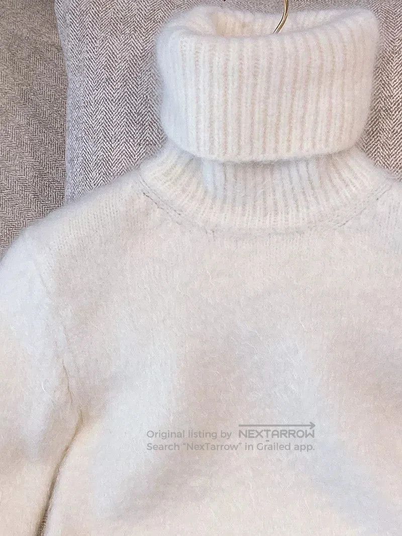 Saint Laurent Paris Saint Laurent Fuzzy White Turtleneck. Size S / US 4 / IT 40 - 3 Thumbnail