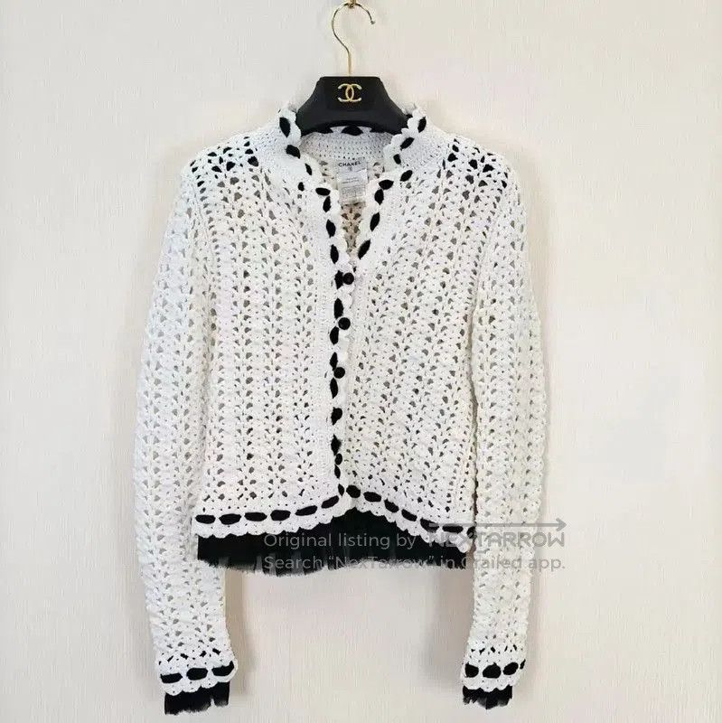 Chanel White Knitted Long Sleeve Cardigan .