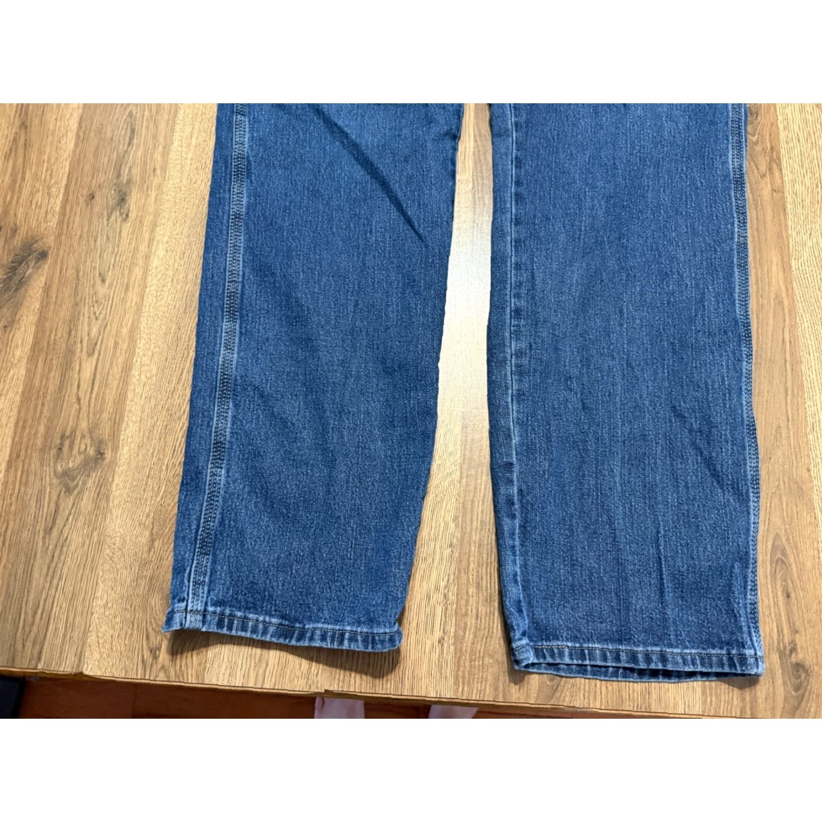 Wrangler Wrangler Jeans Men 36x34 Blue Denim Straight Leg 5-Pocket Pockets Regular Inseam 34in Modern Vintage: No Regular Fit Medium Wash Size US 36 / EU 52 - 3 Thumbnail