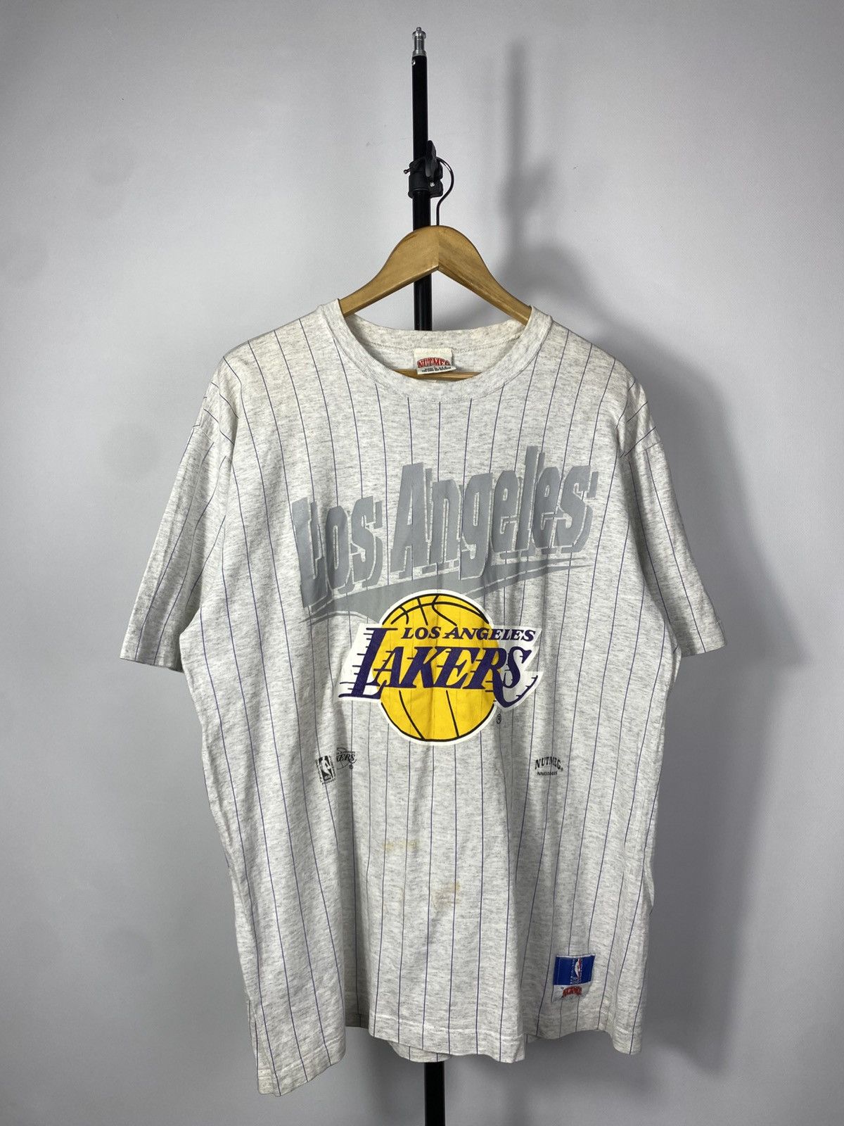 NBA × Vintage Vintage 90s Single Stitch LA Lakers NBA Basketball T-Shirt Size US L / EU 52-54 / 3 - 1 Thumbnail
