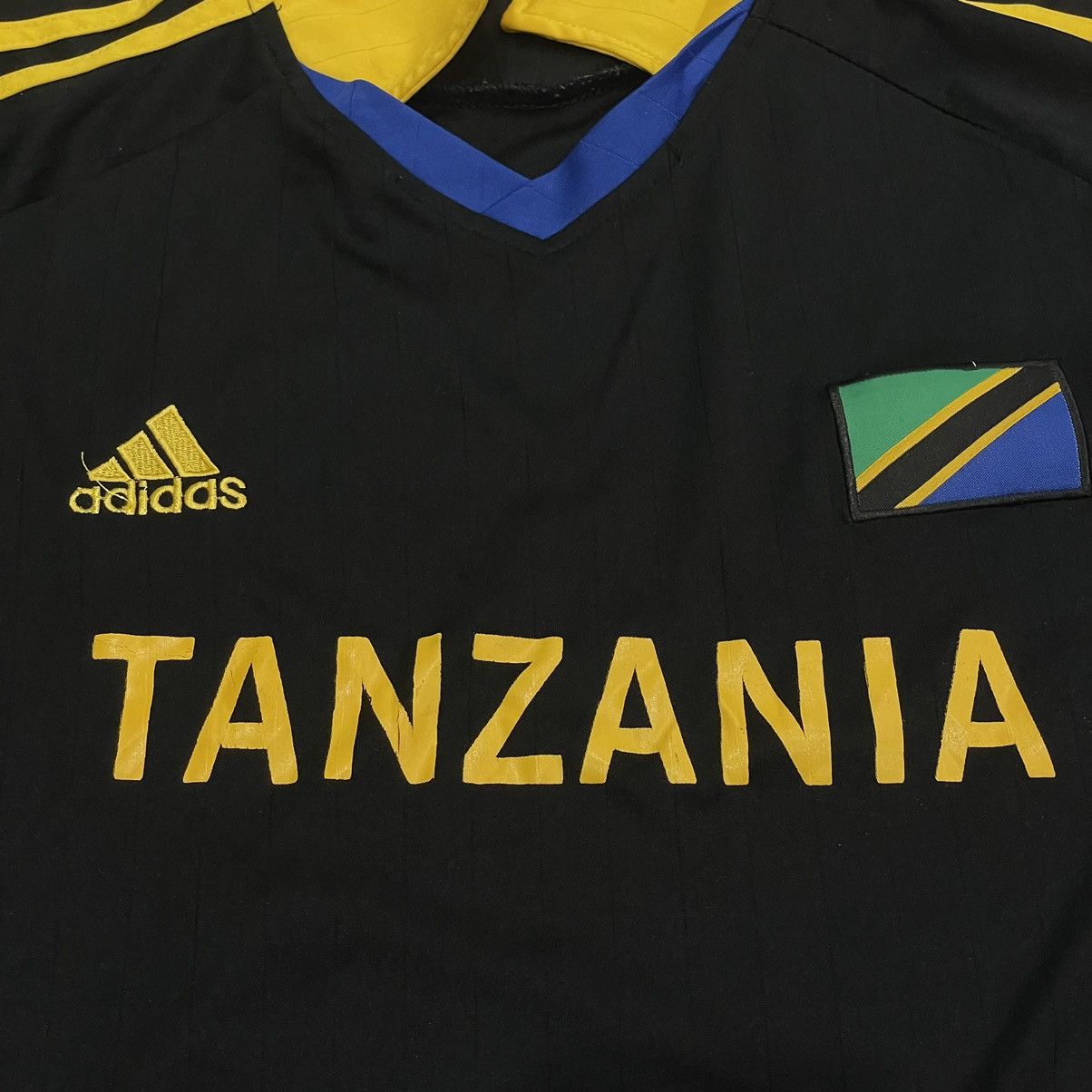 Vintage Tanzania adidas vijana 2010 11 tee Shirt Jersey Size US M / EU 48-50 / 2 - 3 Thumbnail
