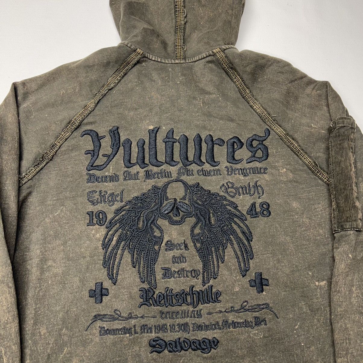 If Six Was Nine × Japanese Brand × Salvage Salvage Hoodie Y2K Skull Cross Wing Japanese Sweatshirt Size US L / EU 52-54 / 3 - 17 Thumbnail