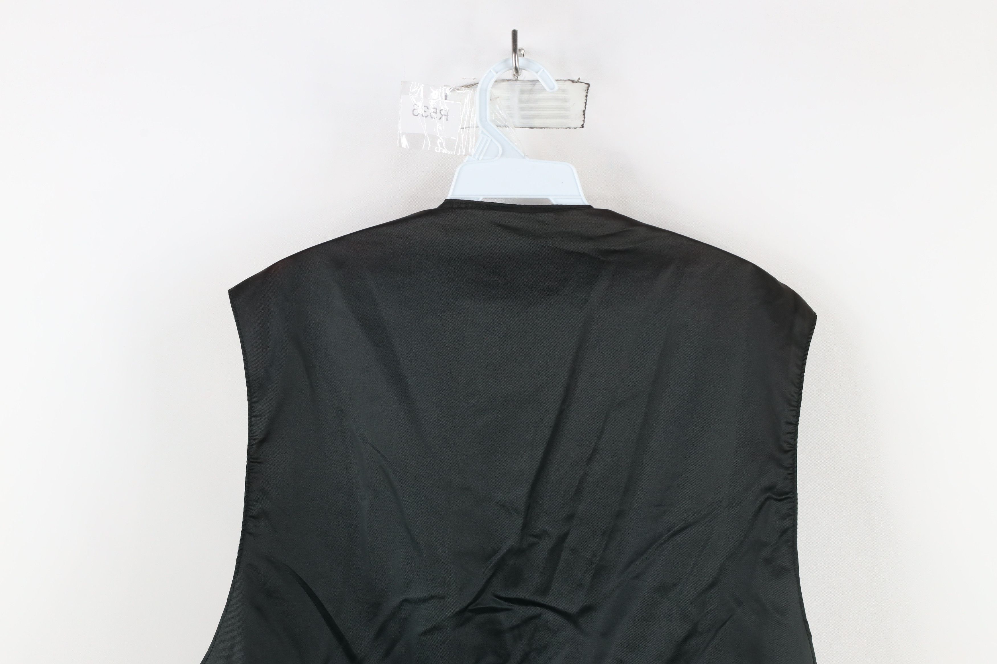 Vintage Vintage 90s Streetwear Buckle Back Suede Leather Vest Green Size US L / EU 52-54 / 3 - 15 Thumbnail