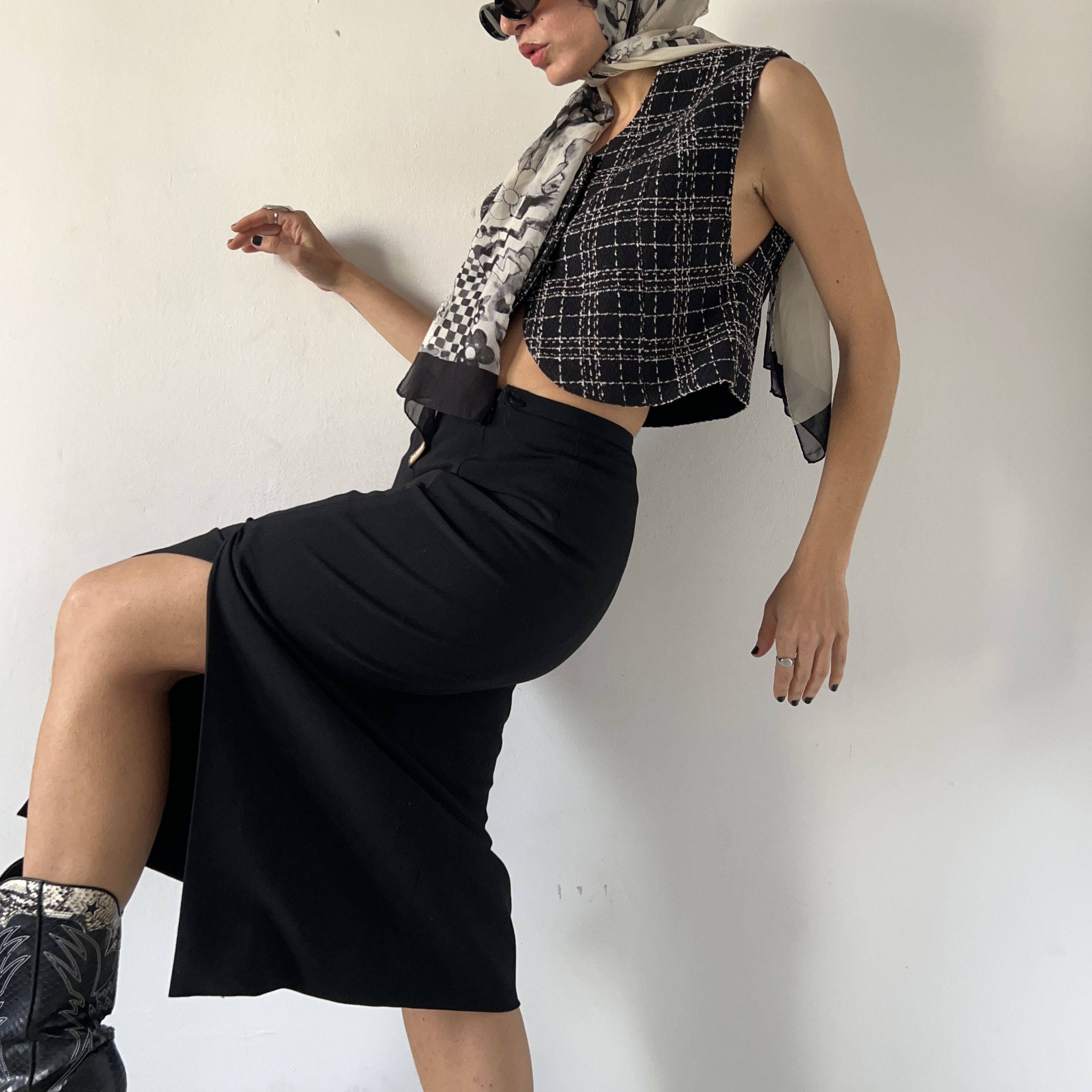Vintage Vintage 90s black wool blend pencil skirt Size 30" / US 8 / IT 44 - 5 Thumbnail