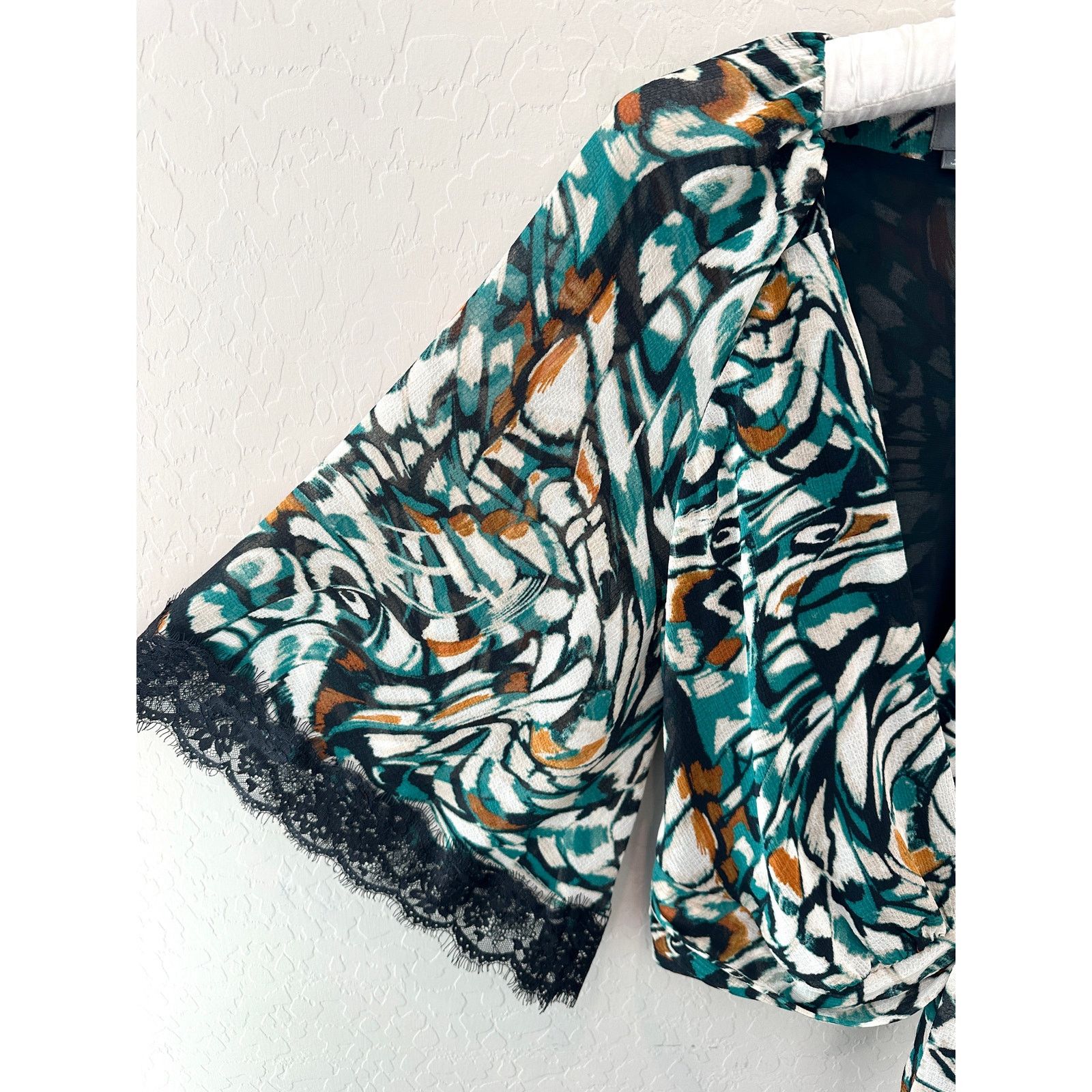 Anthropologie ANTHROPOLOGIE Black Teal Flutter Sleeve V-Neck Lace Trim Top Size S / US 4 / IT 40 - 3 Thumbnail