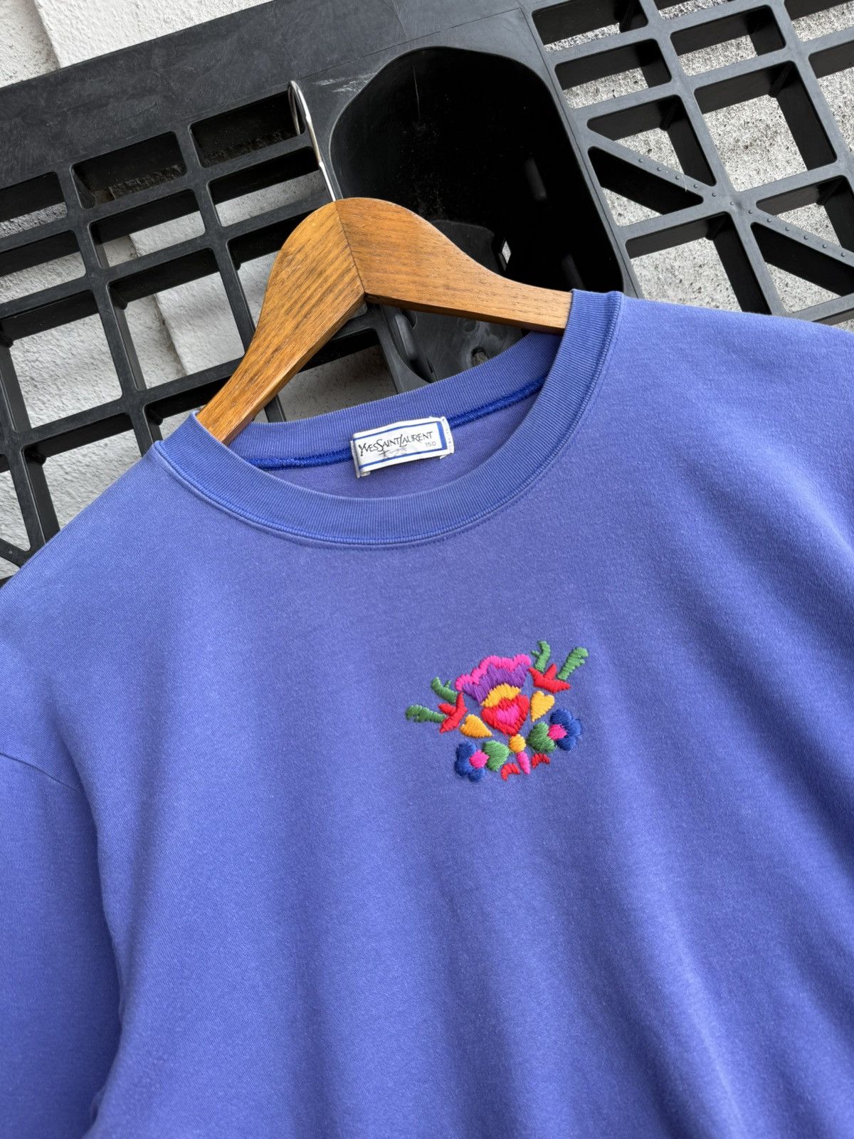 Yves Saint Laurent Yves Saint Laurent Vintage Center Embroidery Tee Size L / US 10 / IT 46 - 3 Thumbnail
