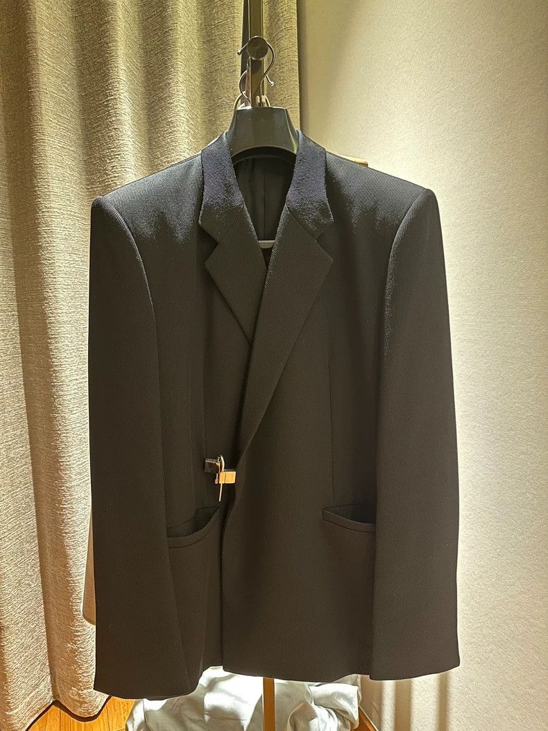 Givenchy Givenchy Silver buckle lock suit Size US M / EU 48-50 / 2 - 1 Thumbnail