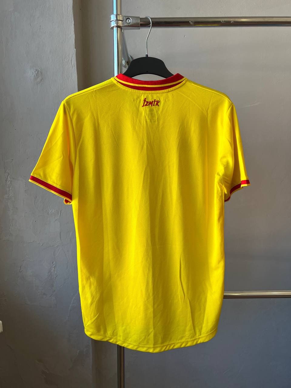 Umbro 2021/22 GOZTEPE AWAY SOCCER JERSEY FOOTBALL SHIRT SIZE XL Size US XL / EU 56 / 4 - 9 Thumbnail